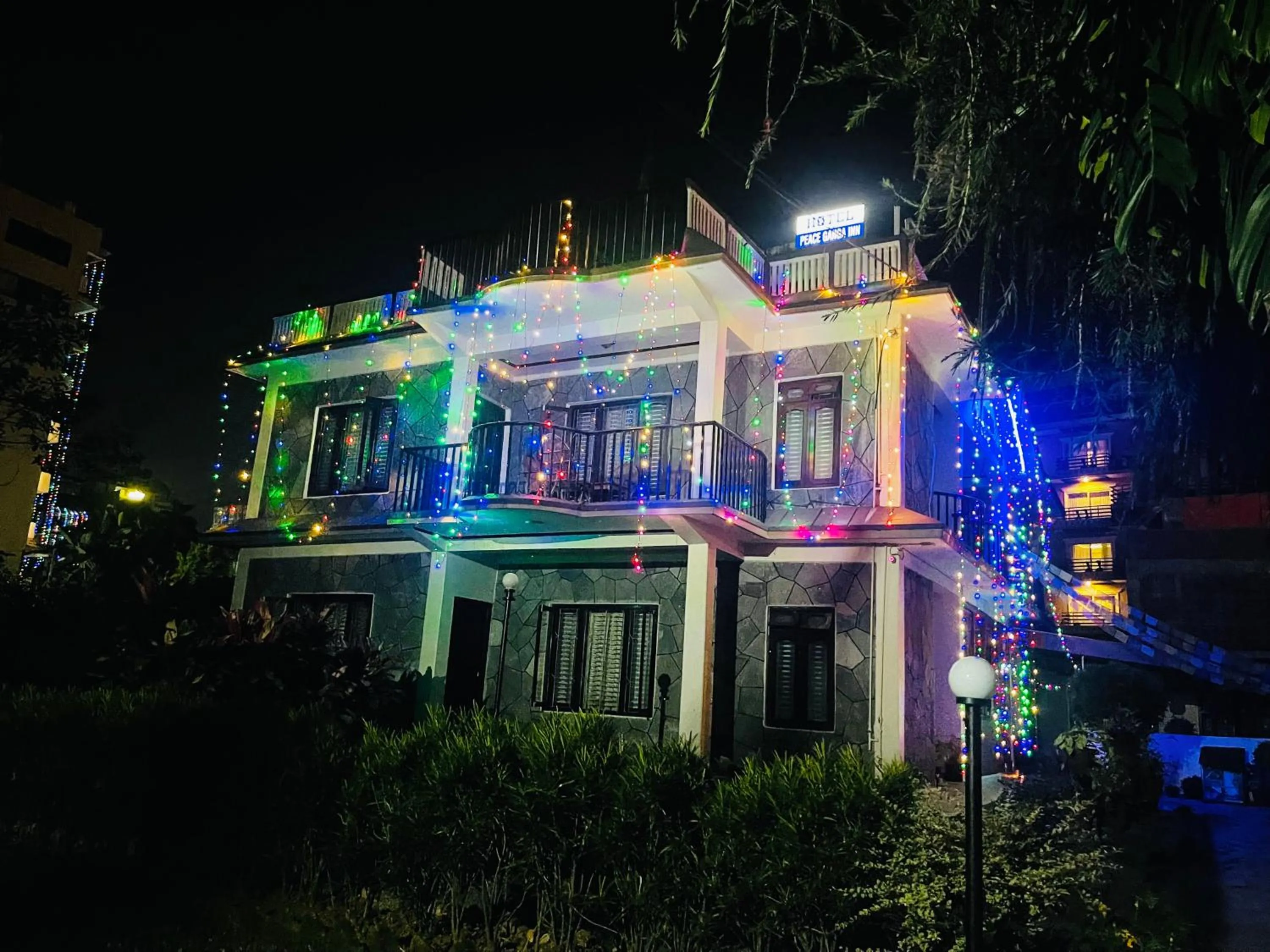 Property building in Hotel Peace Ganga Inn