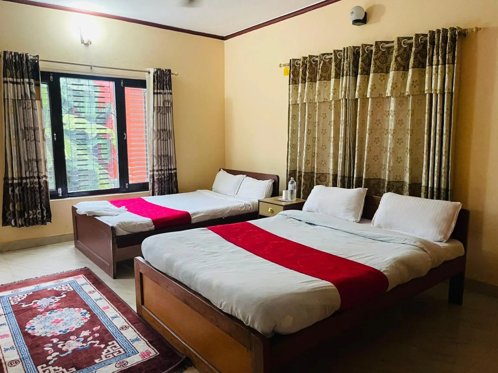 Bed in Hotel Peace Ganga Inn
