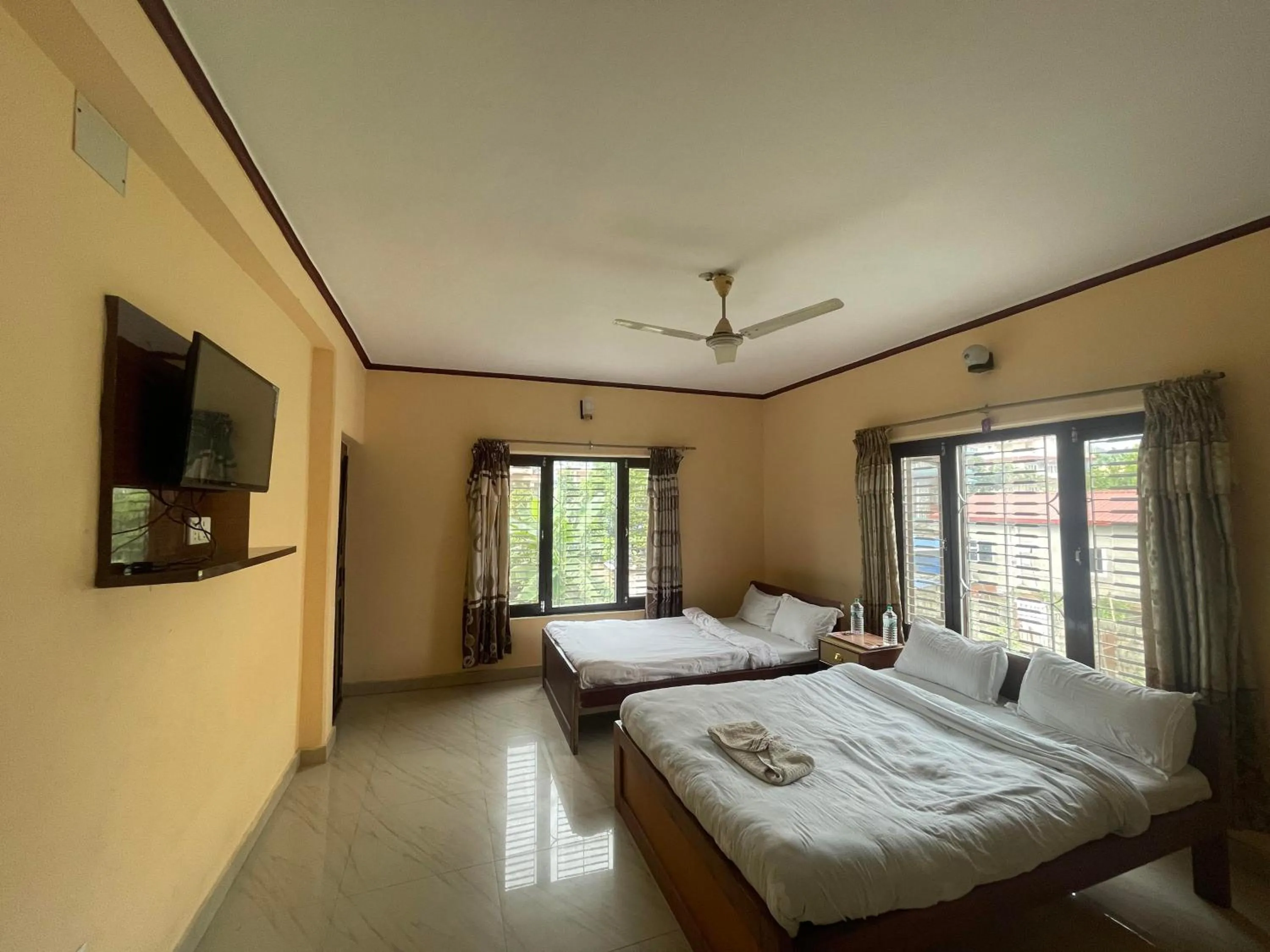Bed in Hotel Peace Ganga Inn