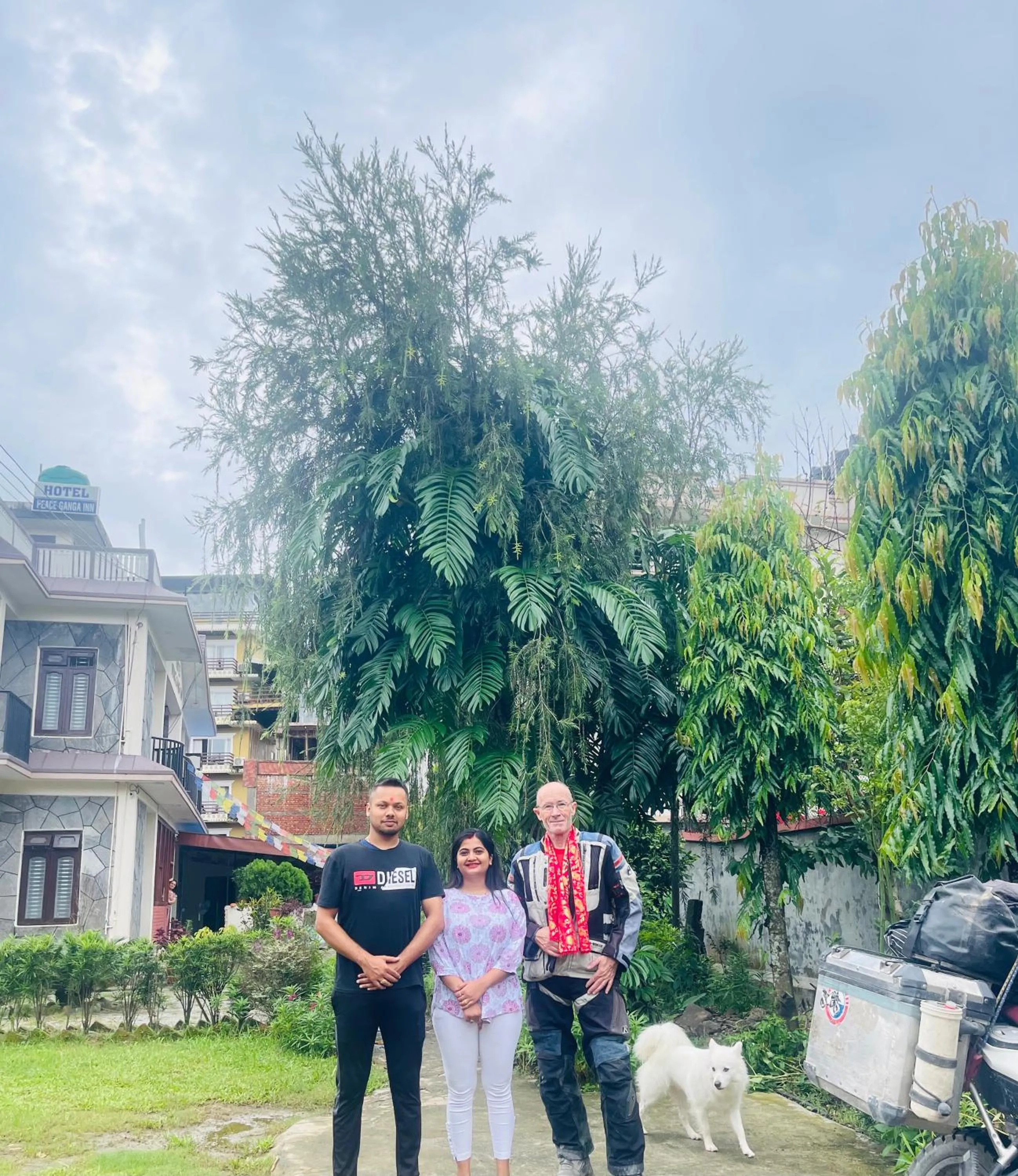Day in Hotel Peace Ganga Inn