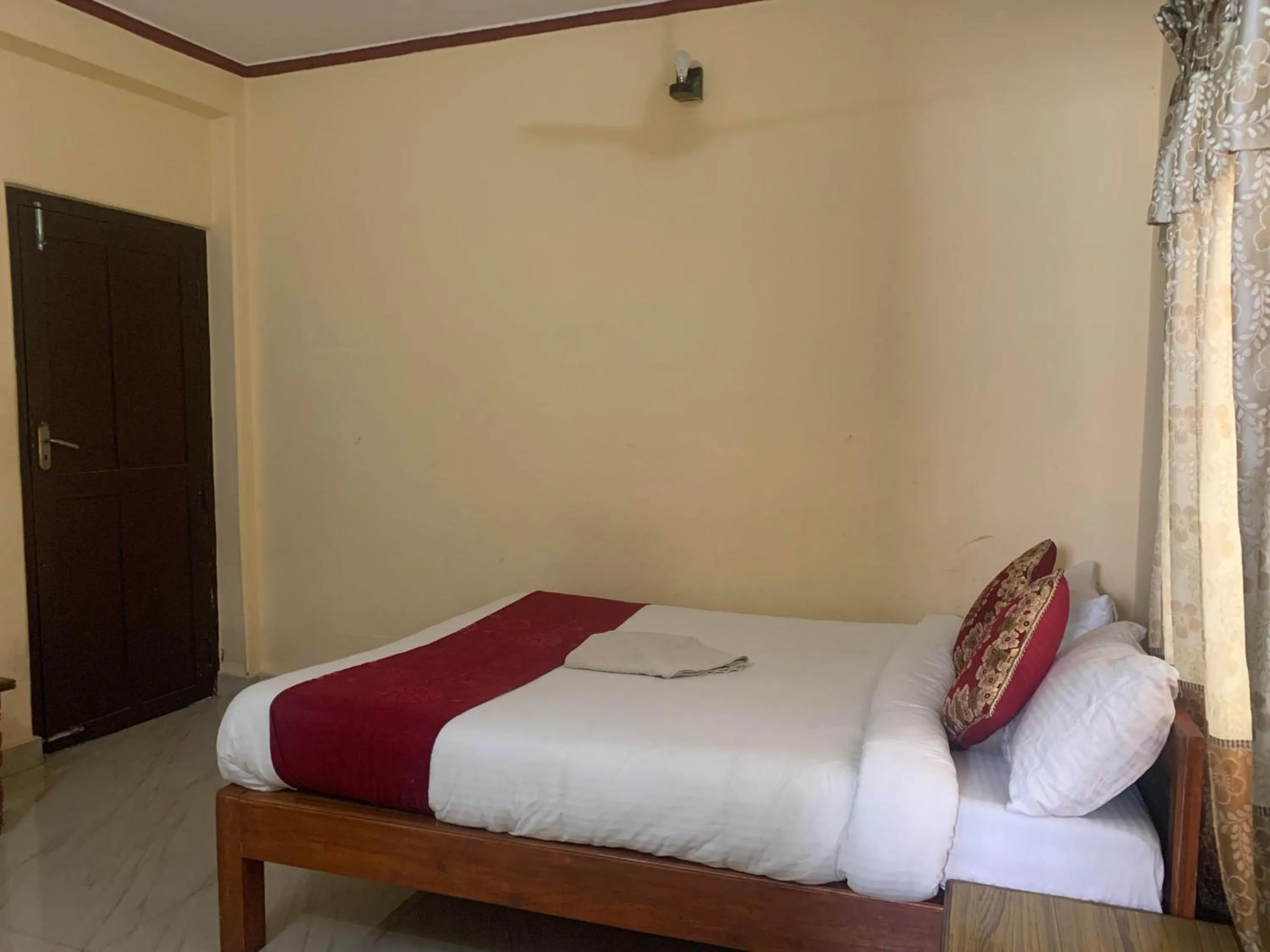 Bedroom, Bed in Hotel Peace Ganga Inn