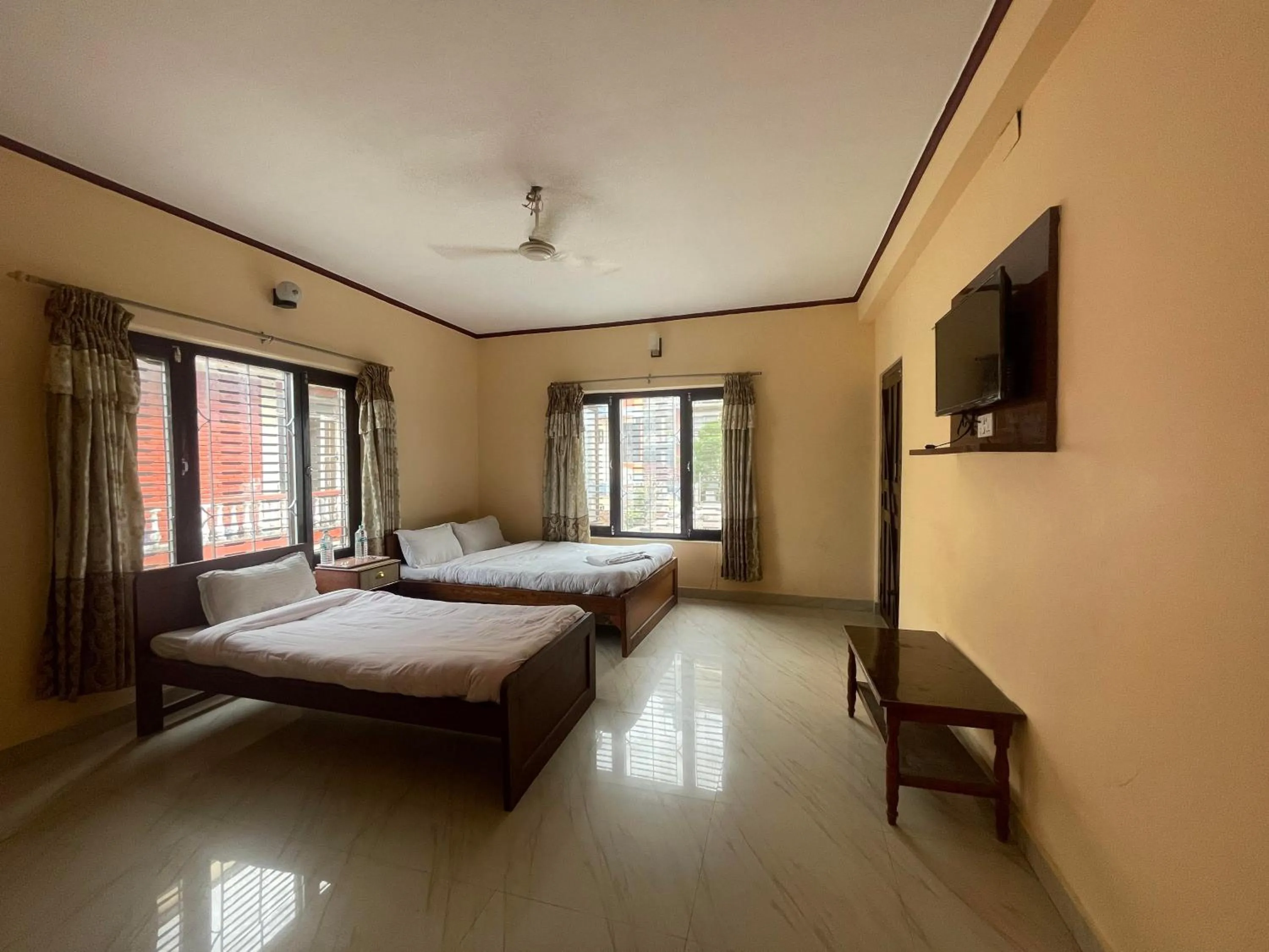 Bed in Hotel Peace Ganga Inn