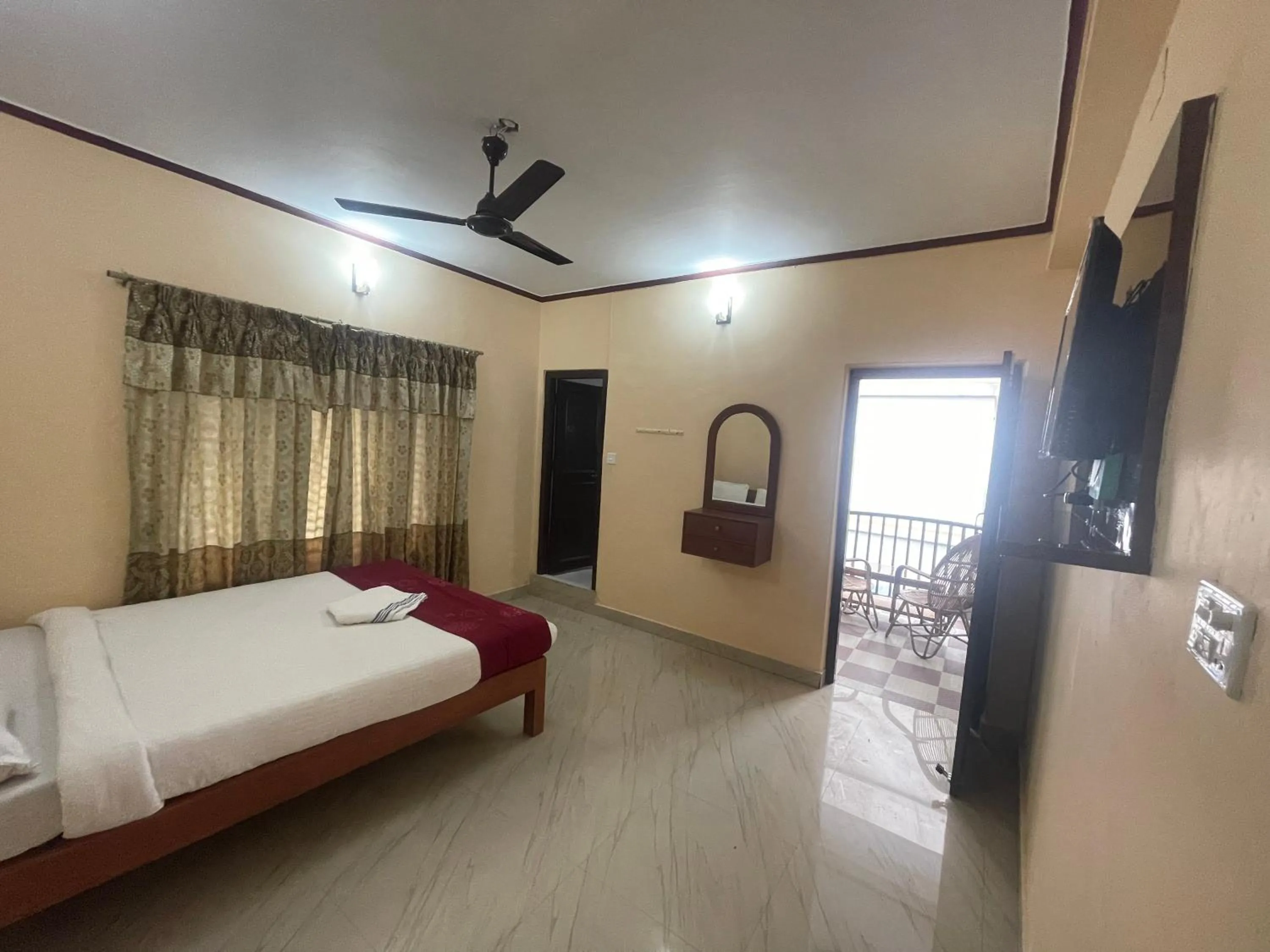 Bedroom, Bed in Hotel Peace Ganga Inn