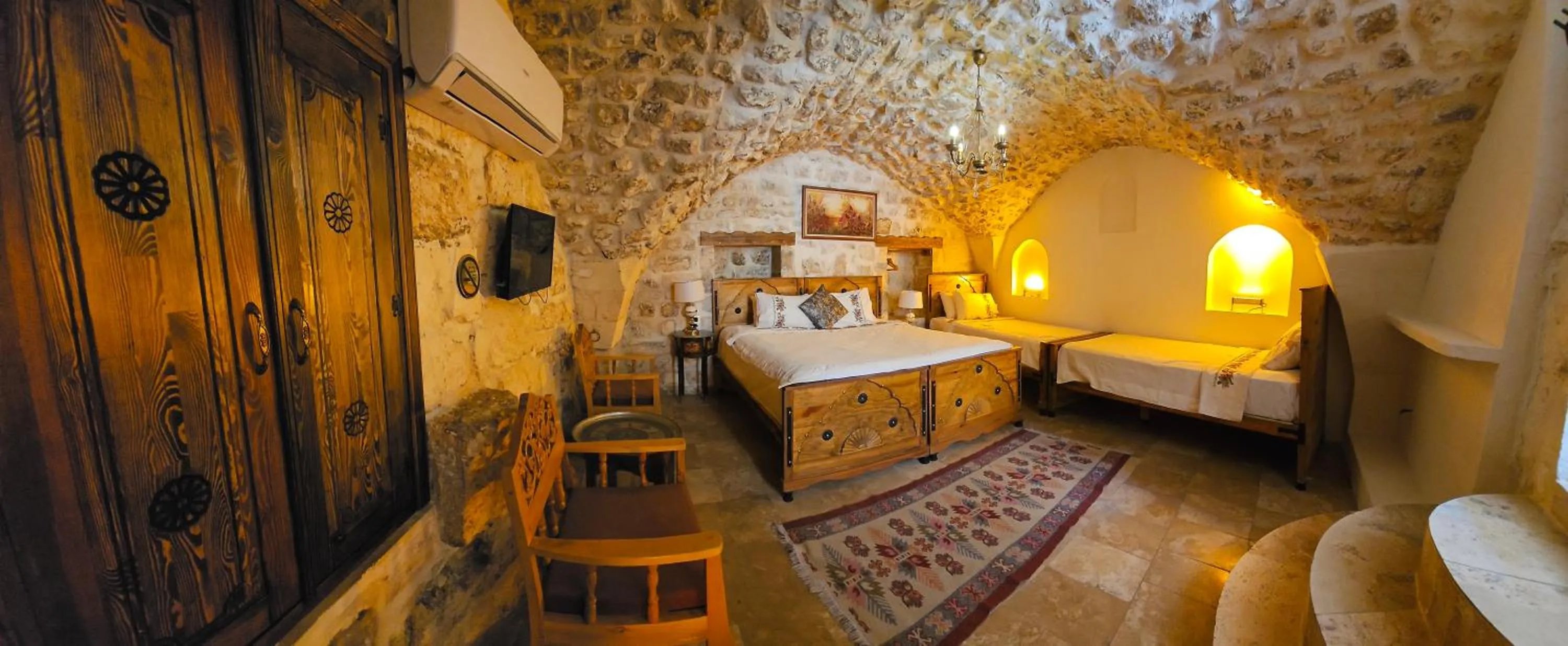 Bed in BABIL ANTIQUE HOTEL