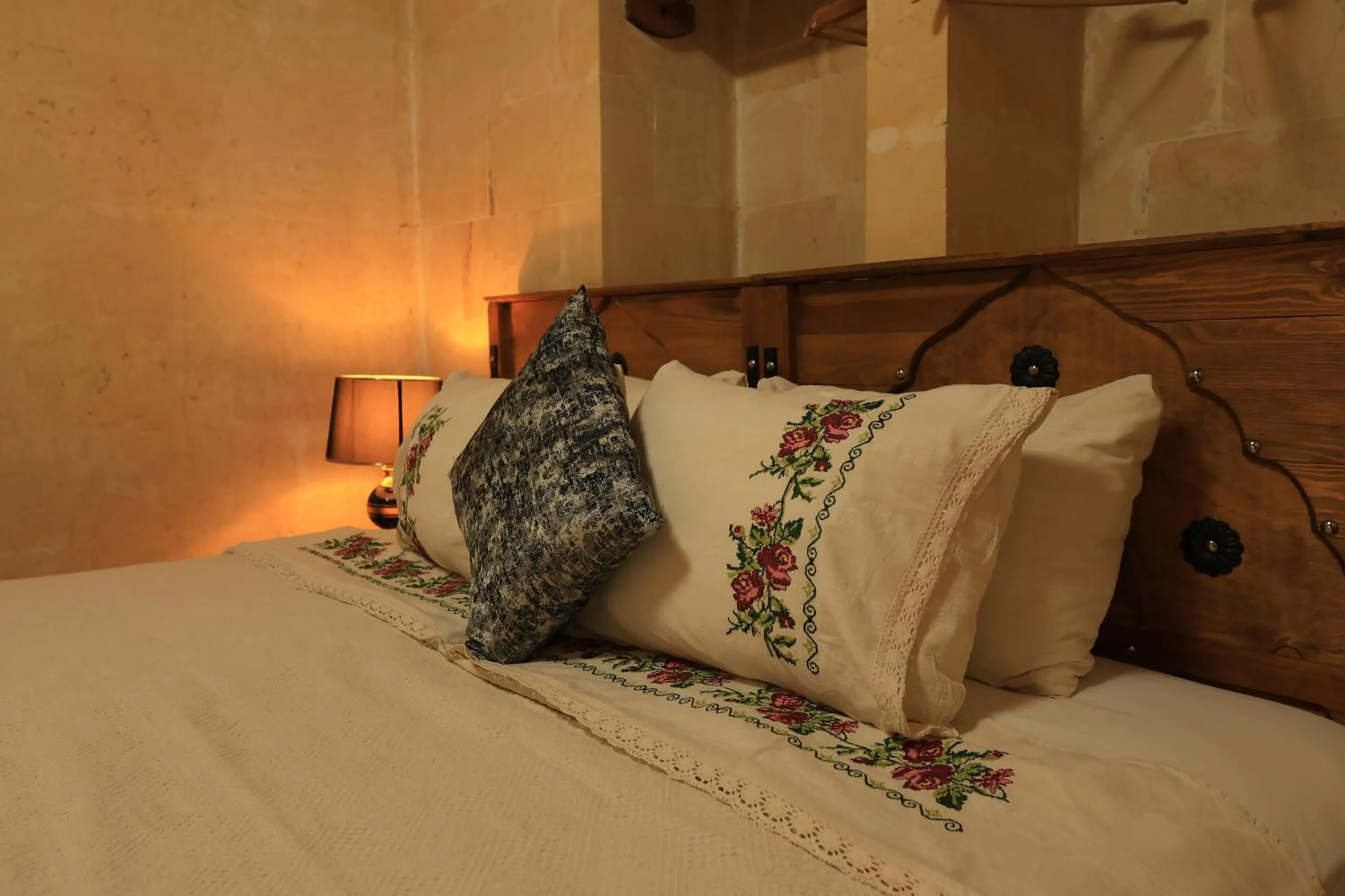 Bed in BABIL ANTIQUE HOTEL