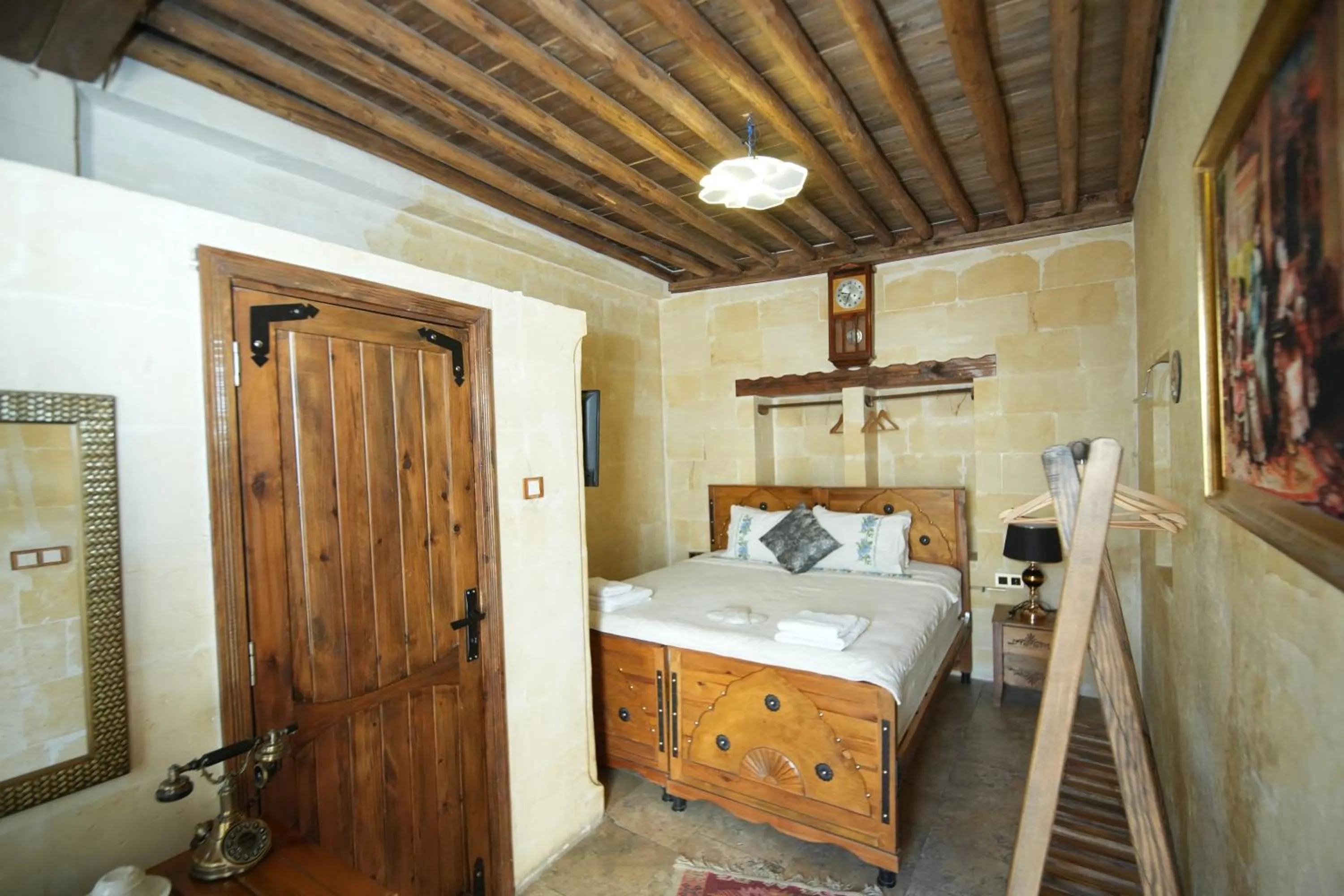 Bed in BABIL ANTIQUE HOTEL