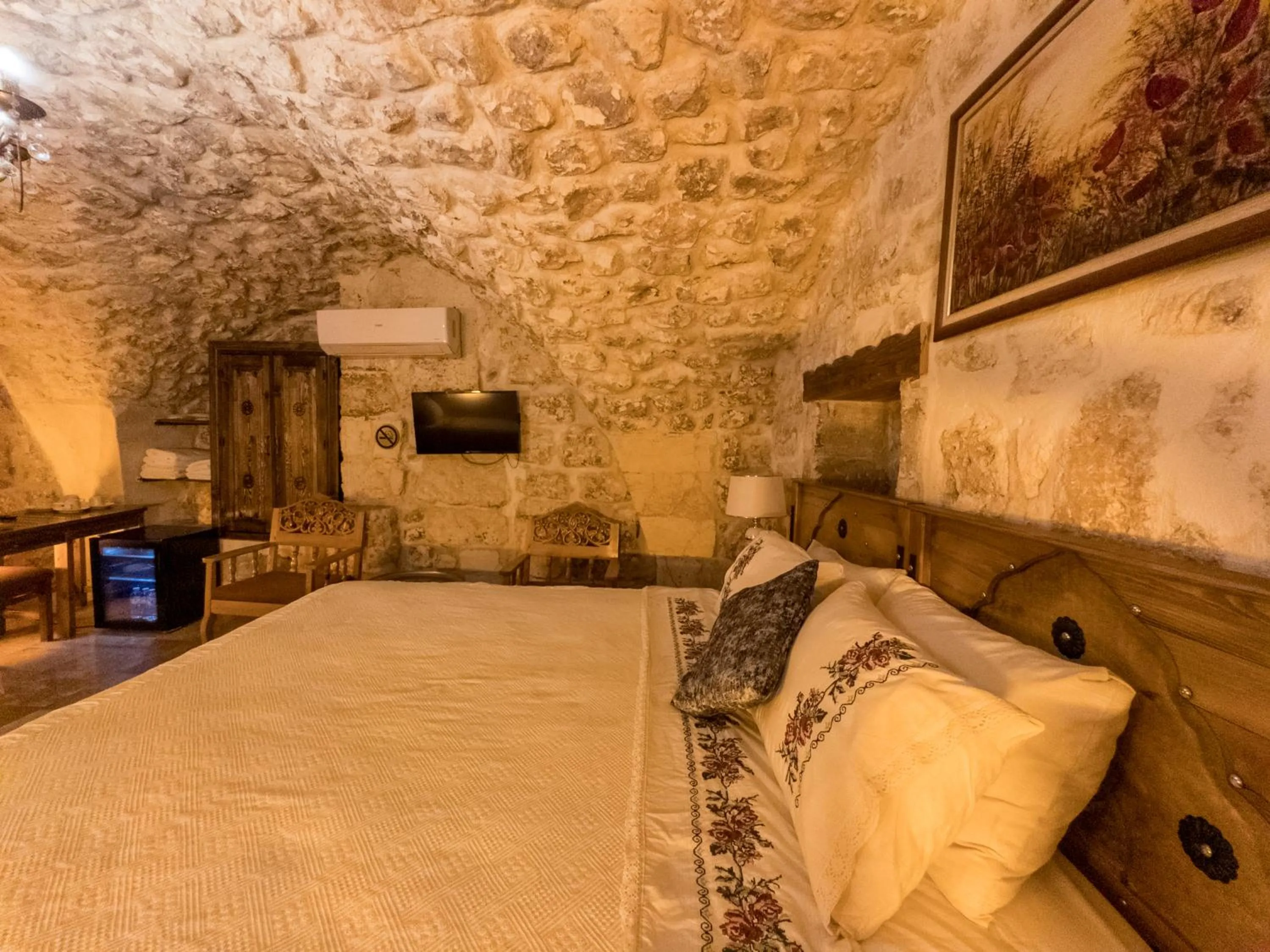 Bed in BABIL ANTIQUE HOTEL