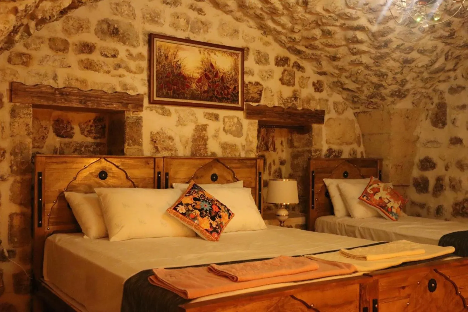Bed in BABIL ANTIQUE HOTEL