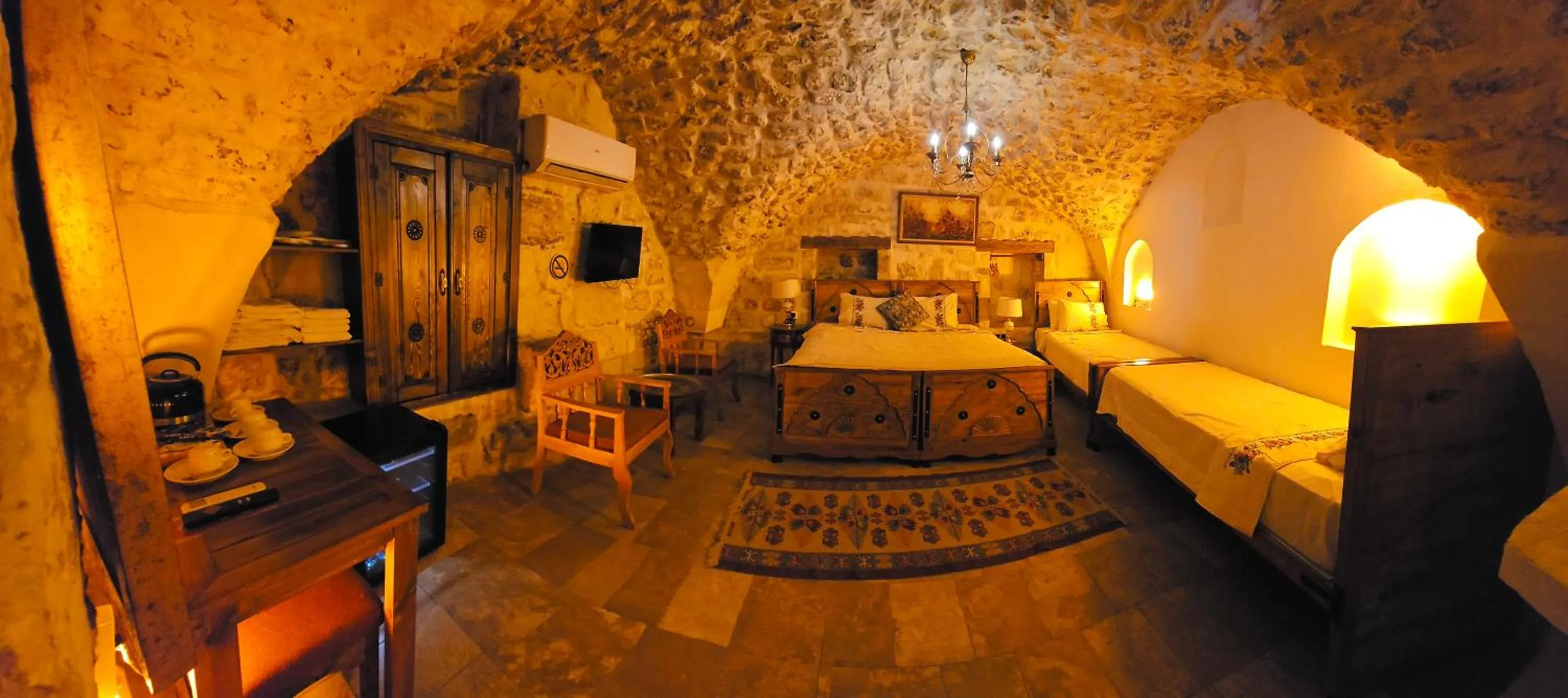 Bed in BABIL ANTIQUE HOTEL