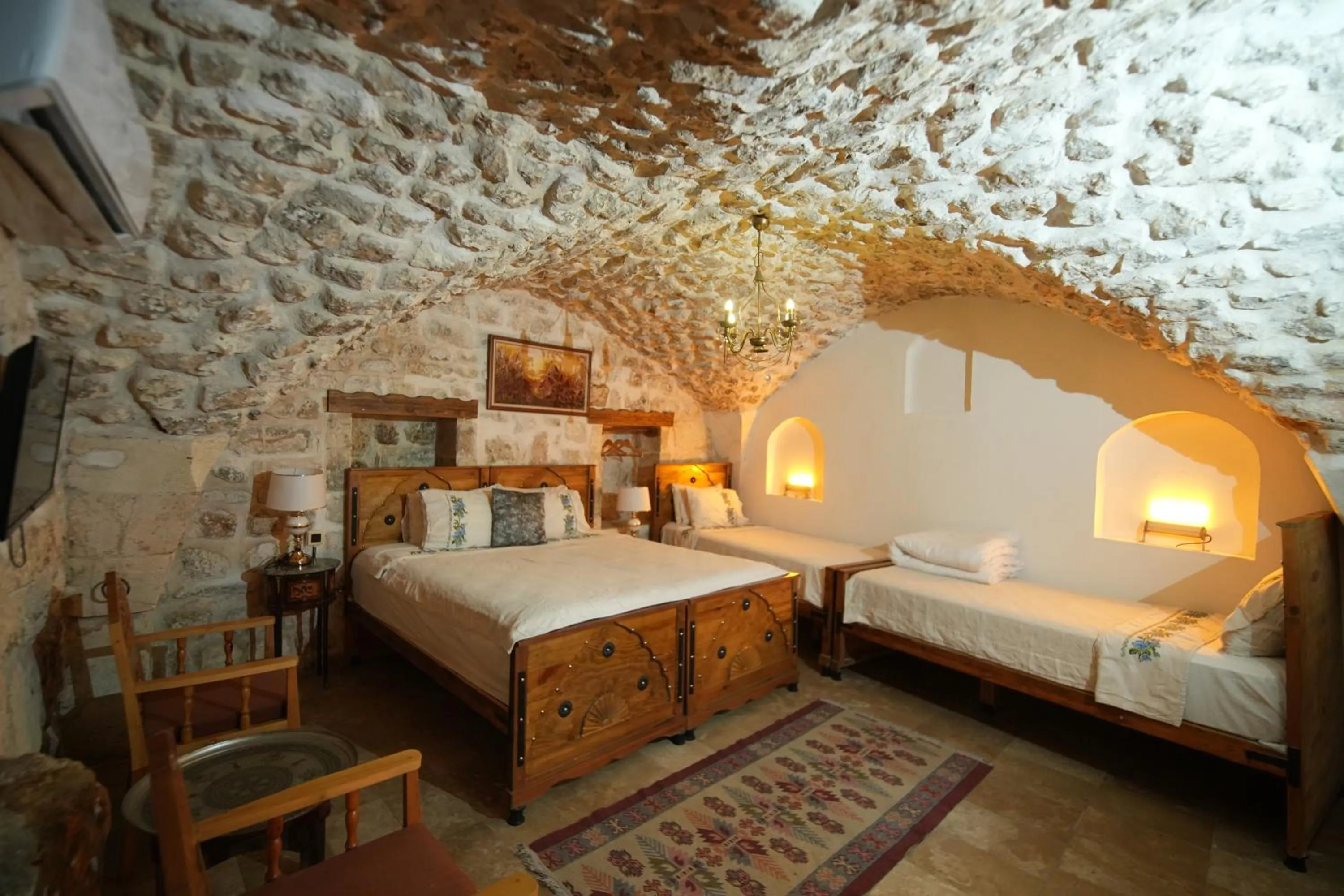 Bed in BABIL ANTIQUE HOTEL