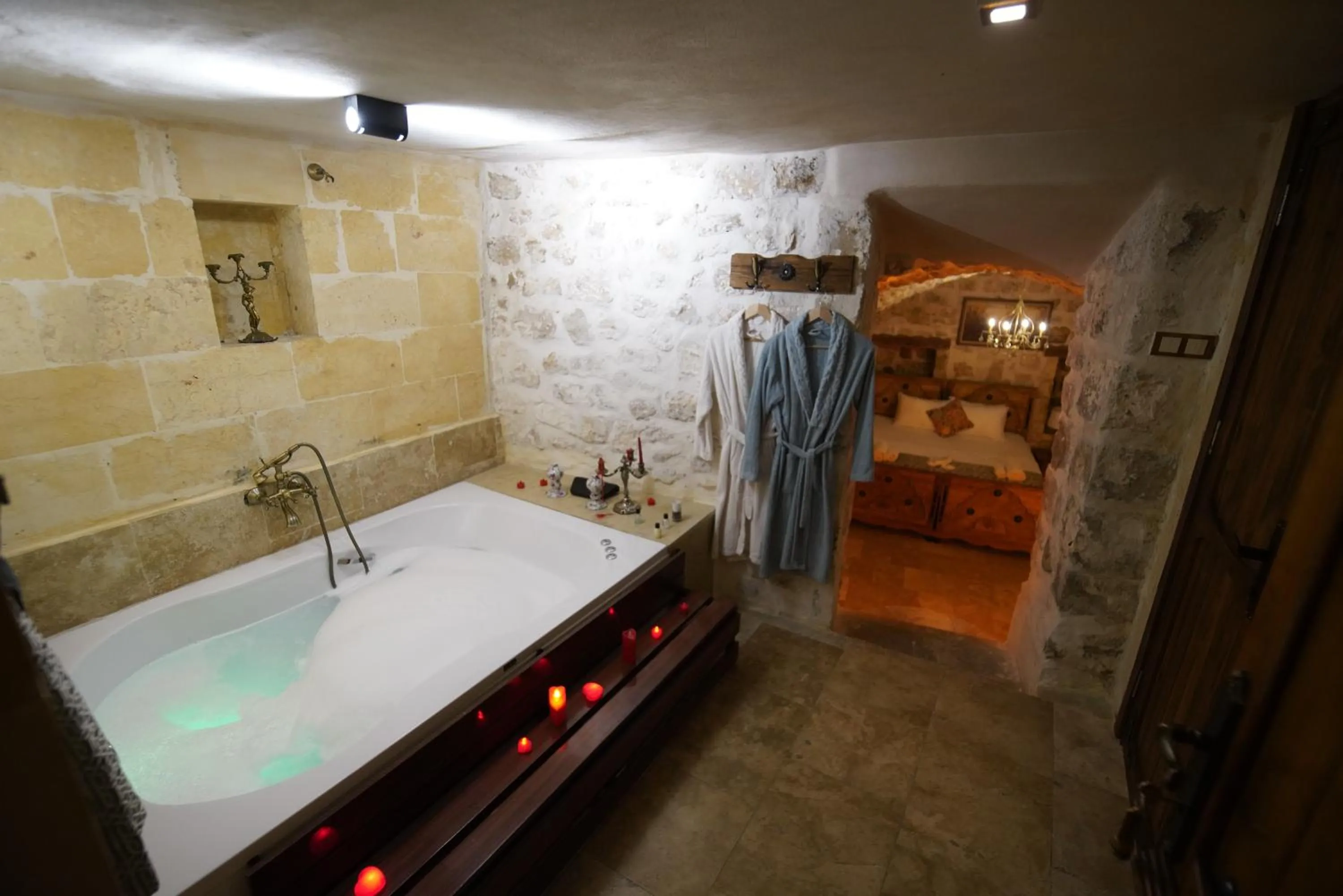 Hot Tub in BABIL ANTIQUE HOTEL