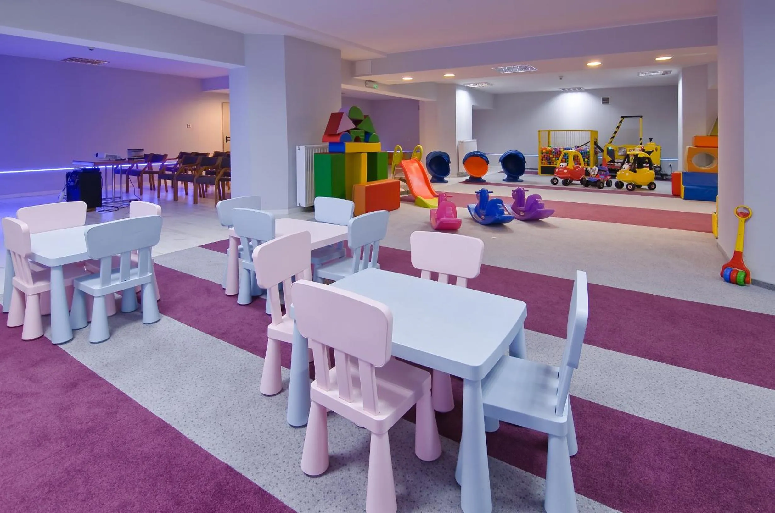 Children play ground in Hotel Astor