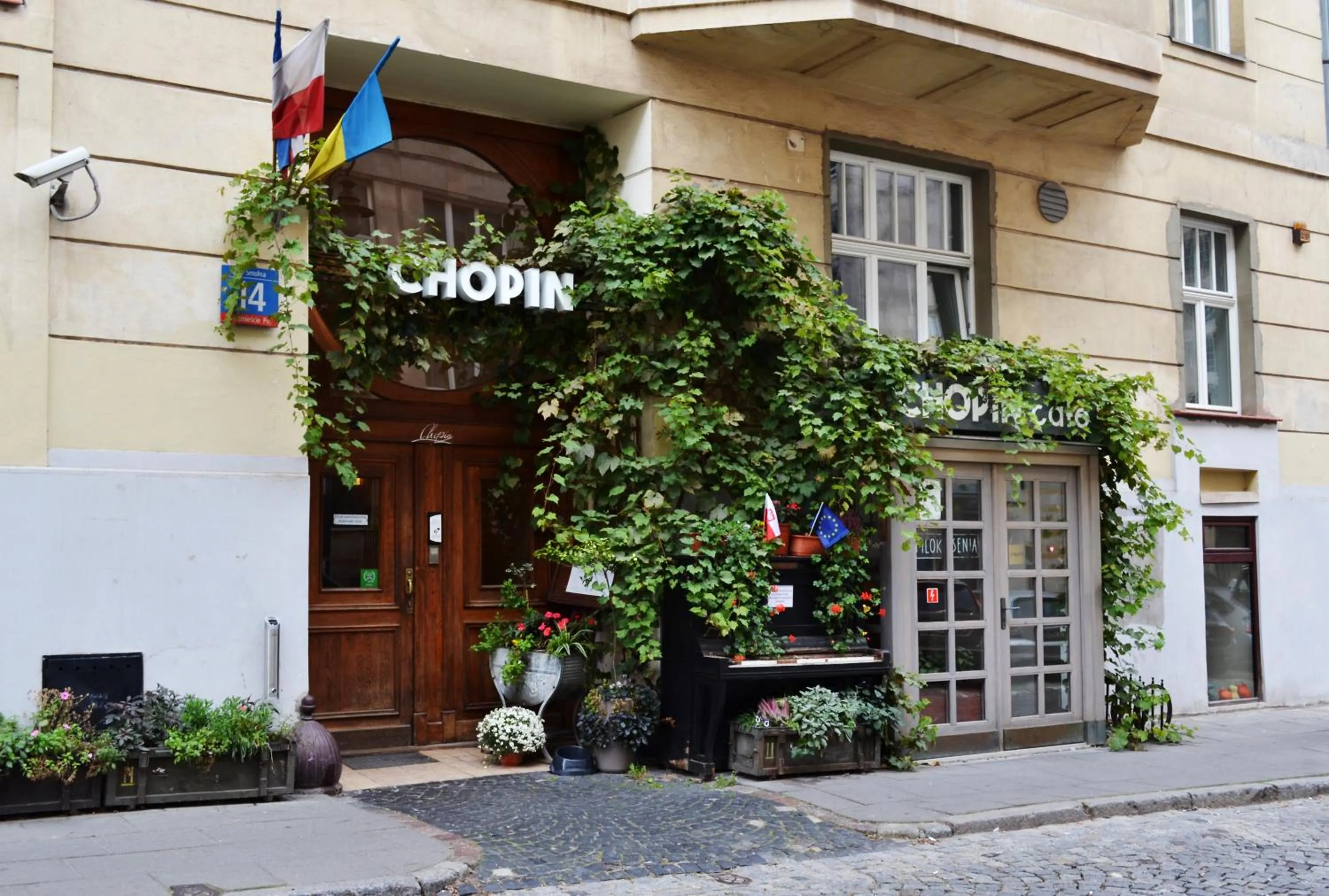 Property building in Chopin Boutique