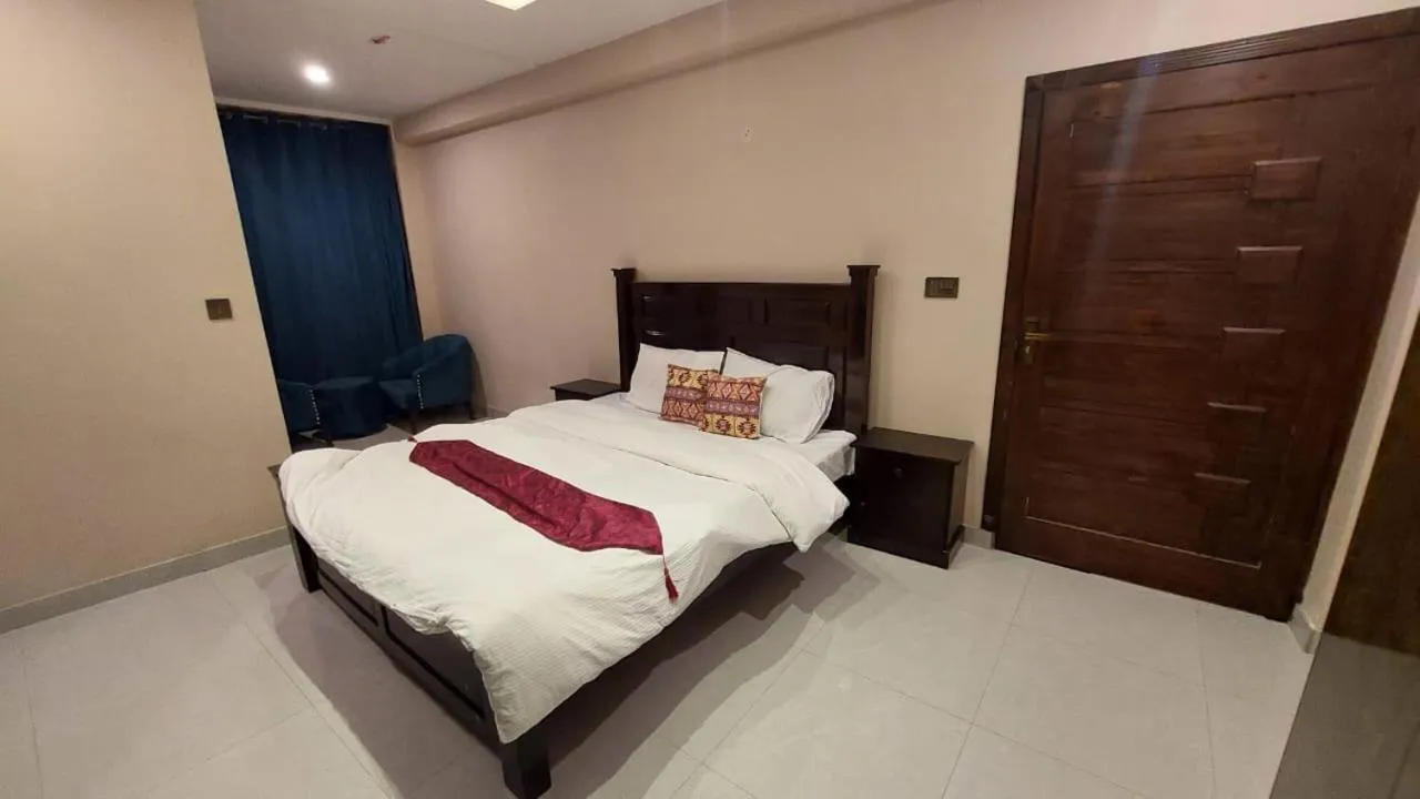 Bed in City Seasons Hotel Murree