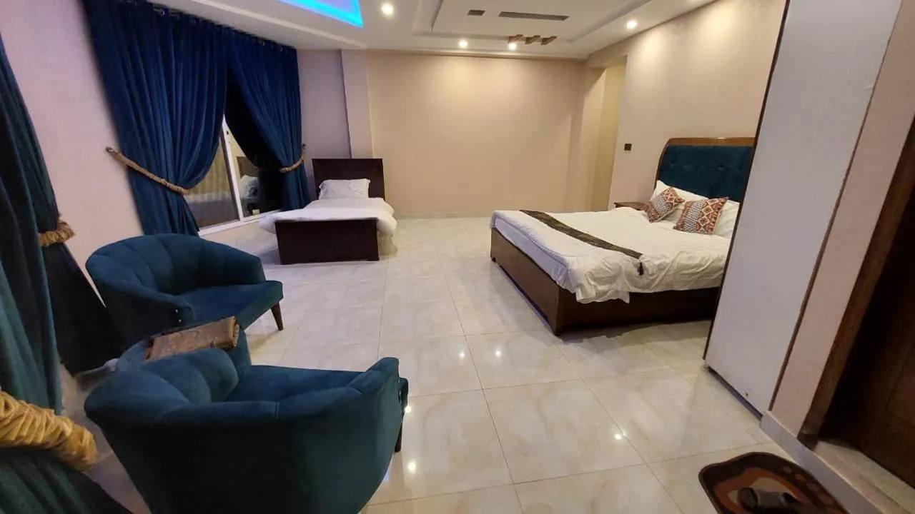 Bed in City Seasons Hotel Murree