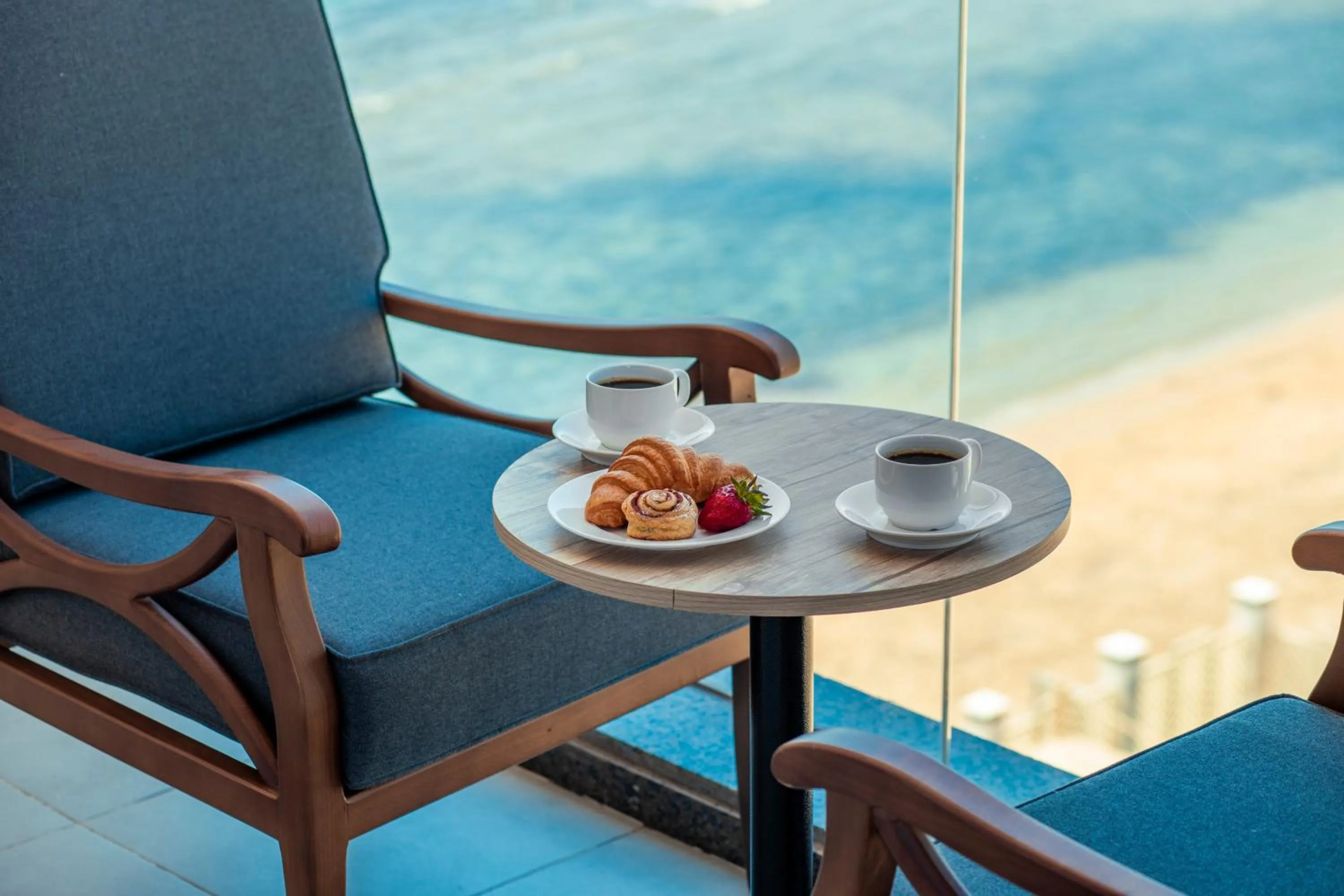 Balcony/Terrace in Waves Hotel