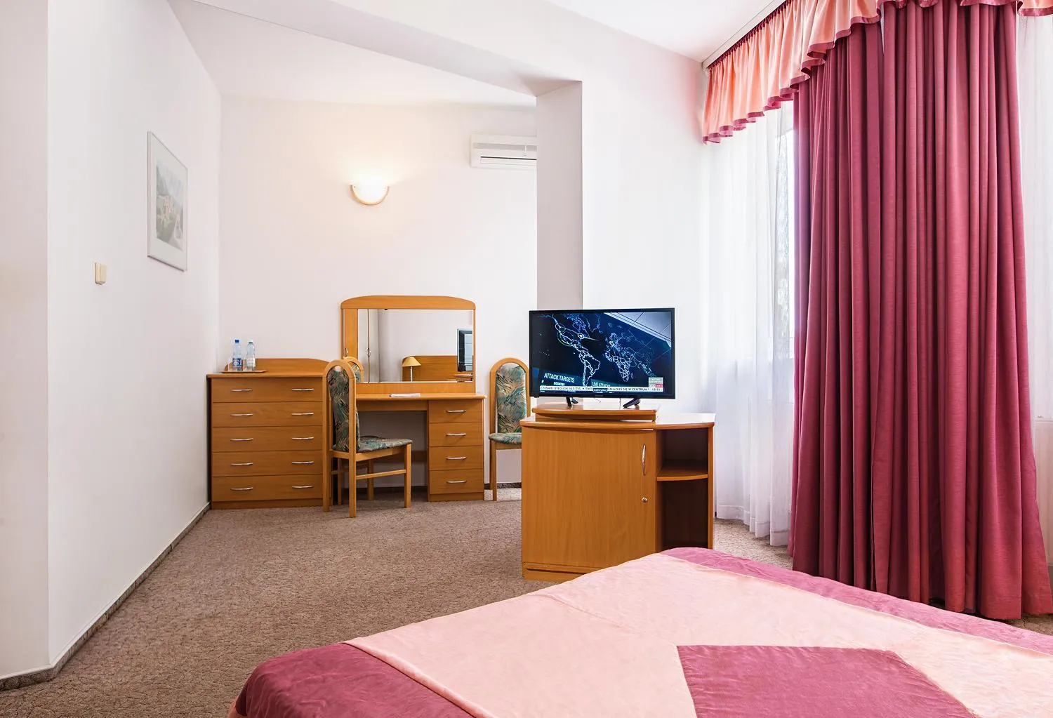 Photo of the whole room in Hotel Accademia