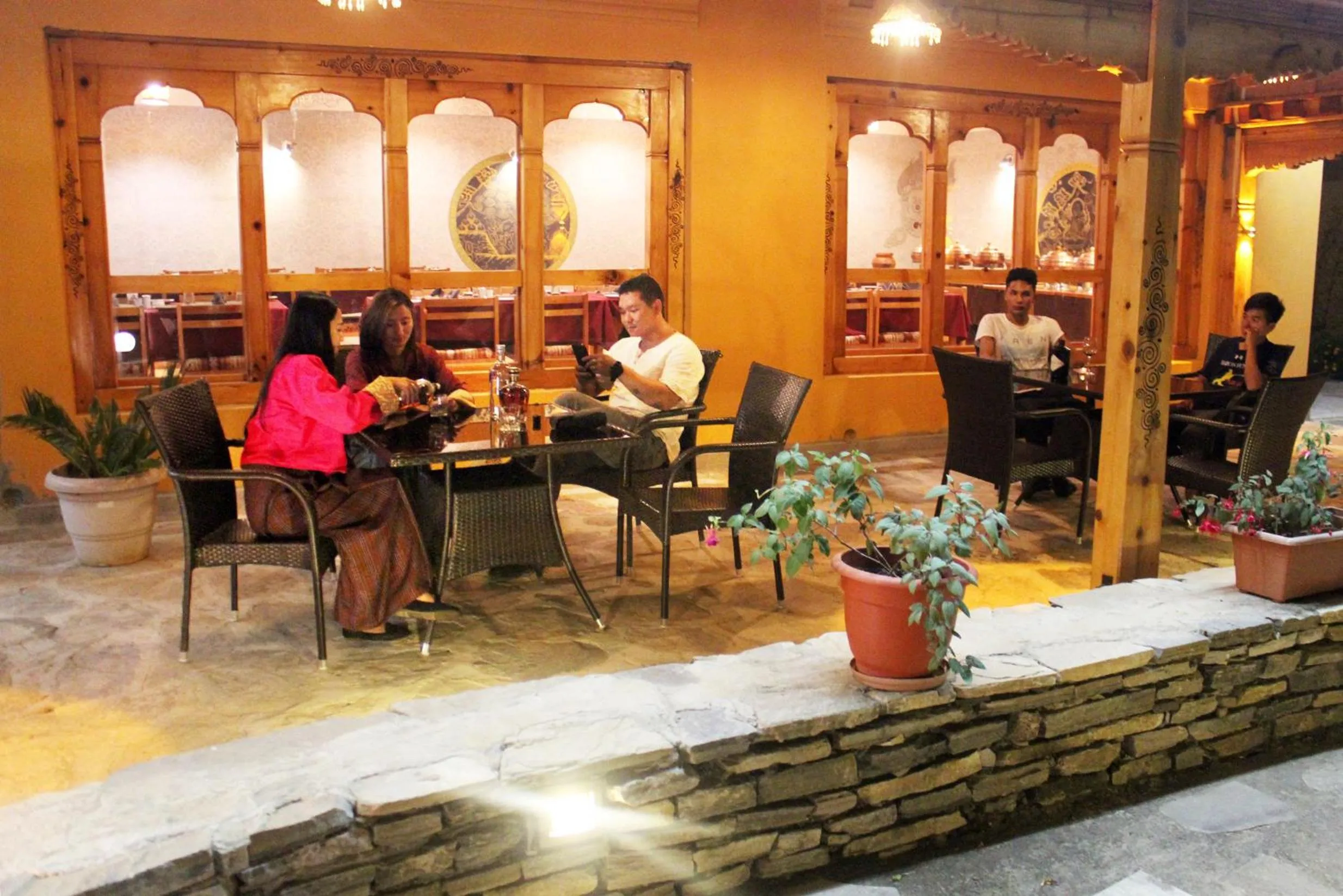 Restaurant/places to eat in Rema Resort