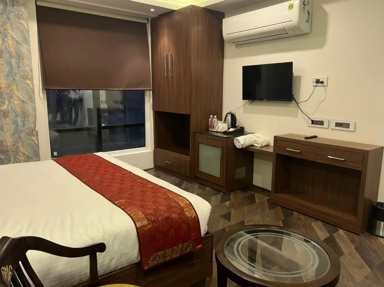 Photo of the whole room in THE TRIUMPH HOTEL