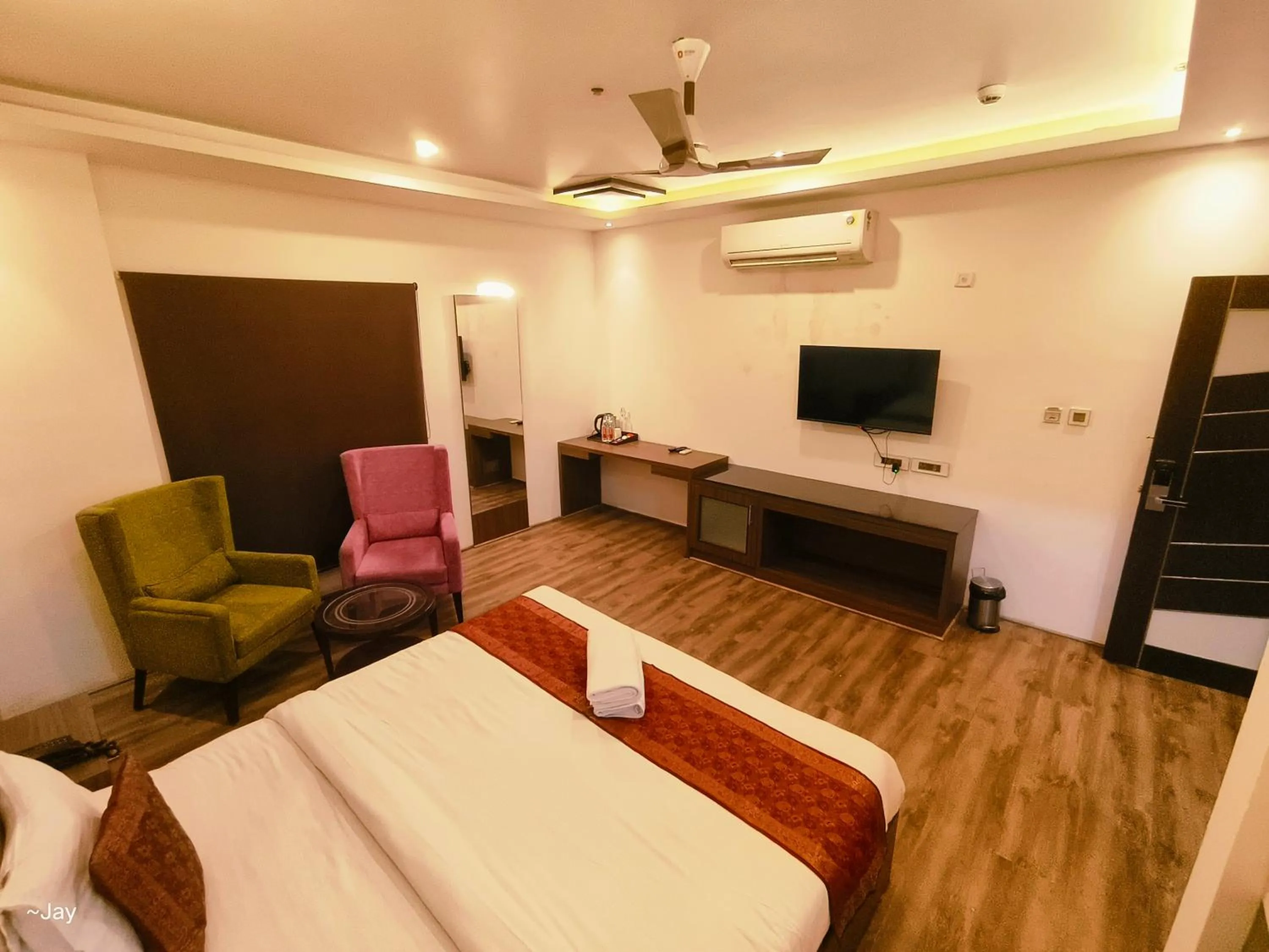 hair dresser in THE TRIUMPH HOTEL