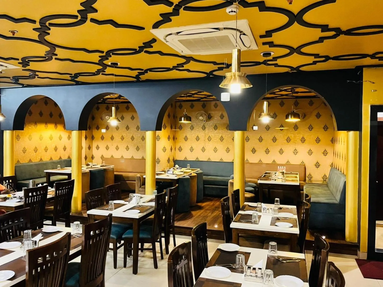 Restaurant/places to eat in THE TRIUMPH Hotel