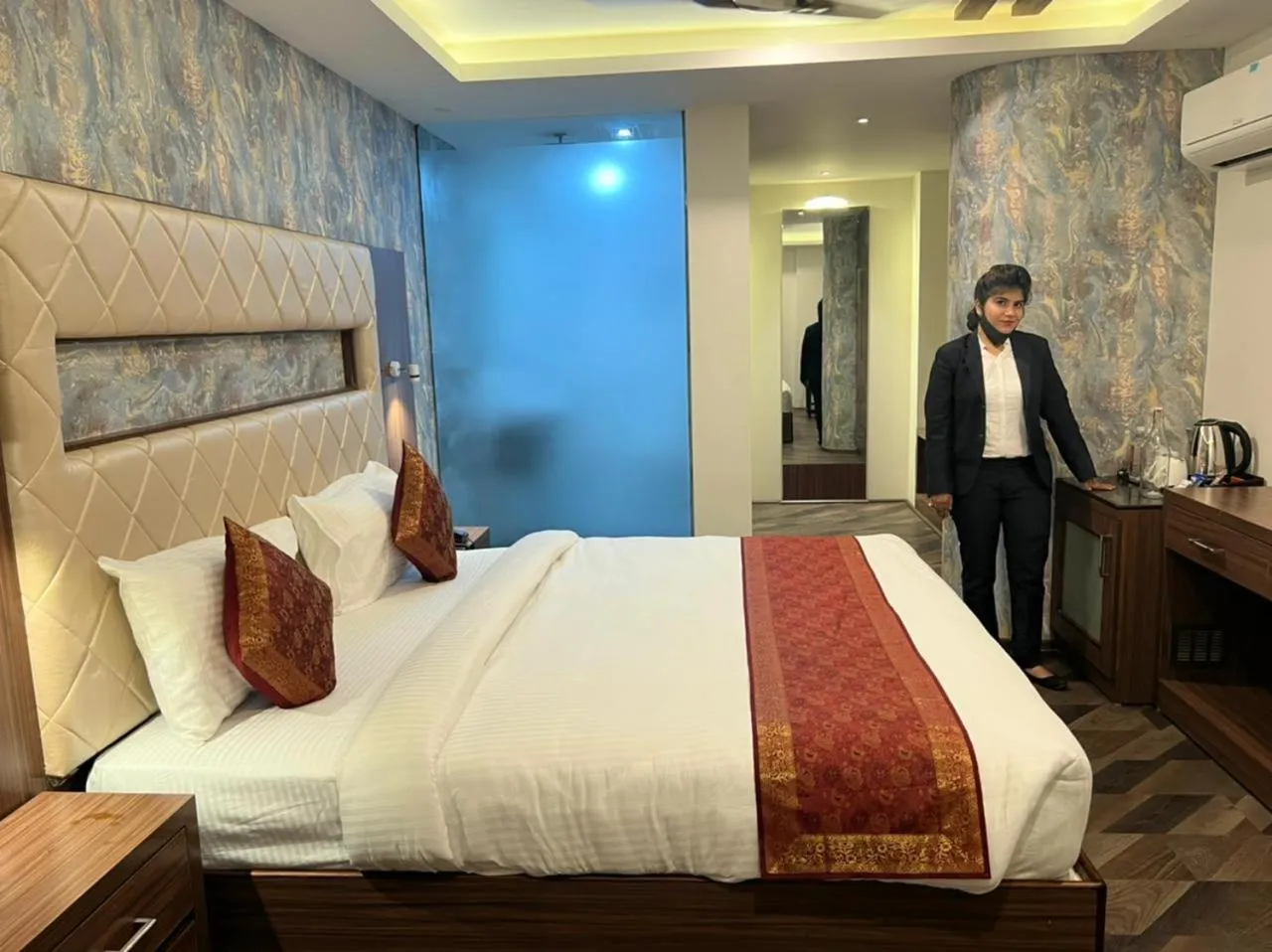 Photo of the whole room in THE TRIUMPH HOTEL