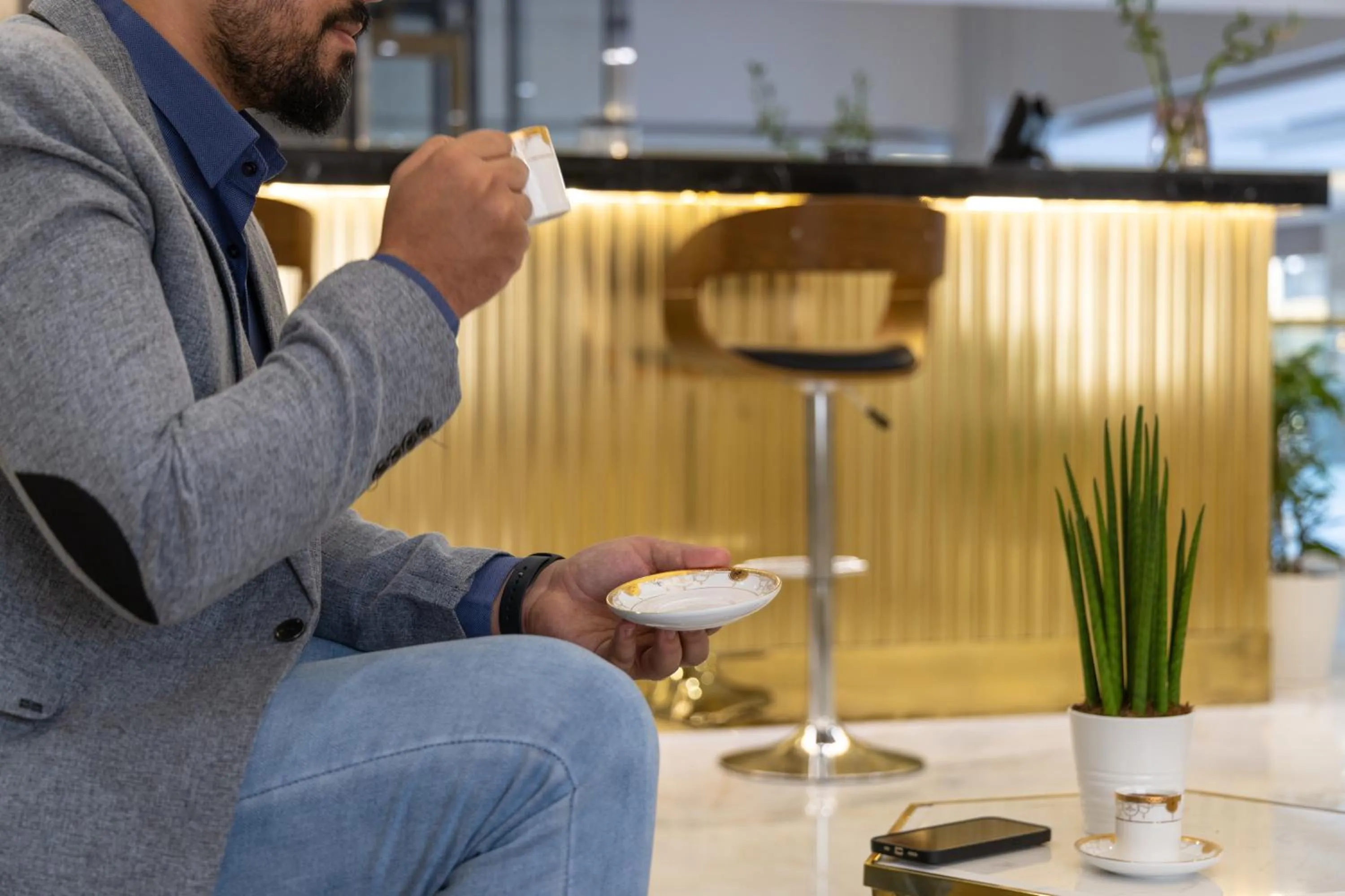 Lounge or bar in Qasr Al Sahab Hotel Makkah