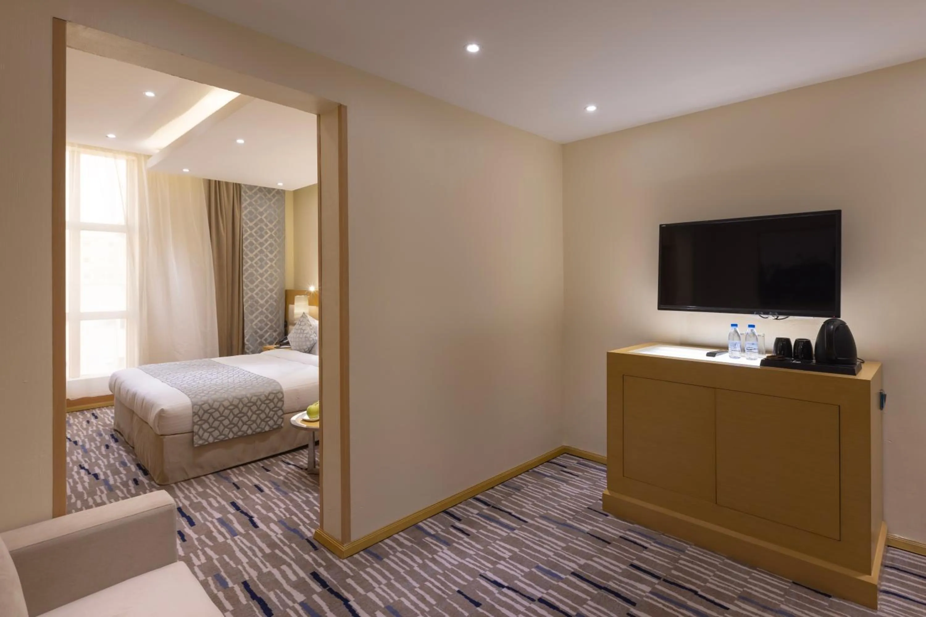 TV and multimedia, Bed in Qasr Al Sahab Hotel Makkah