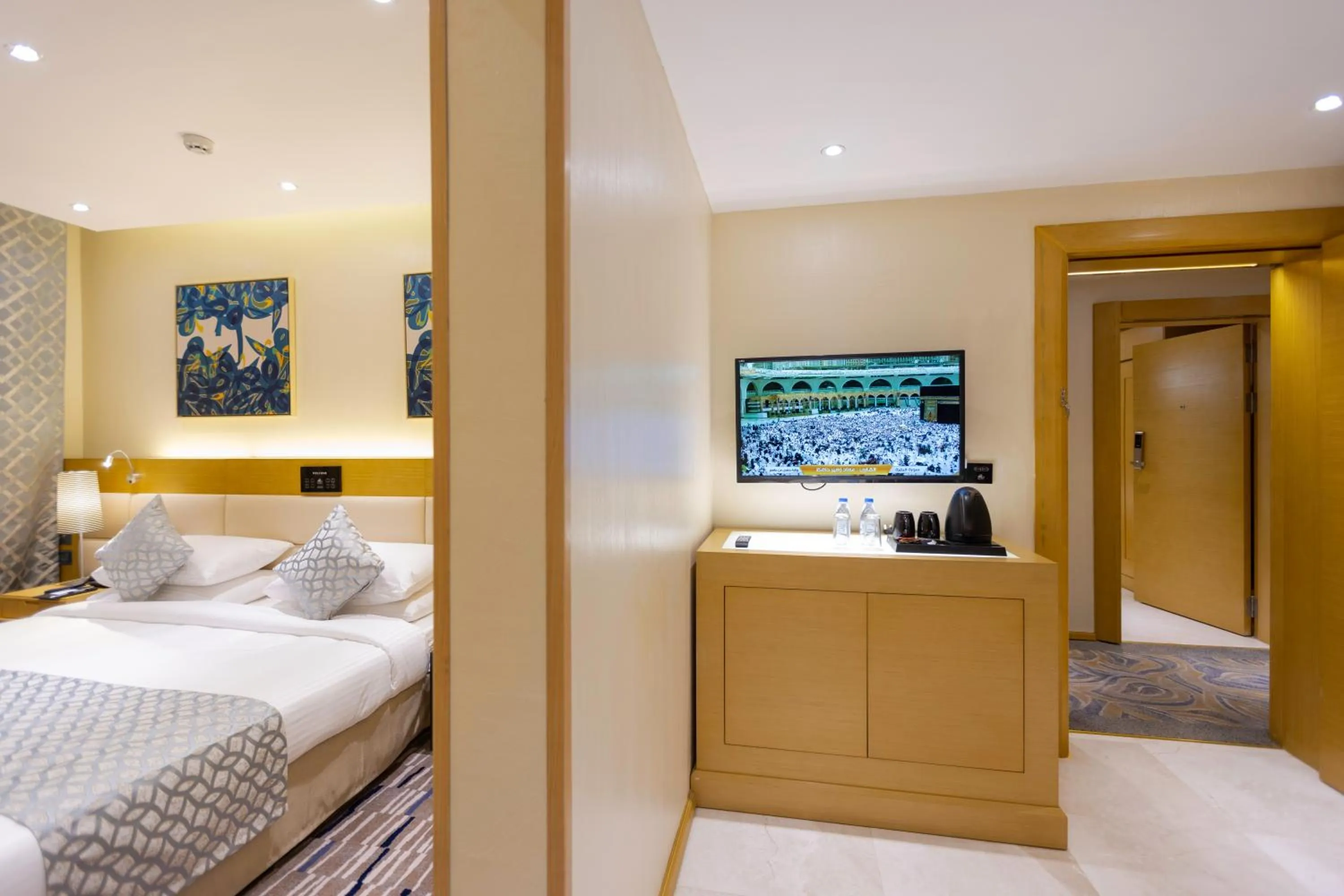 Photo of the whole room, Bed in Qasr Al Sahab Hotel Makkah