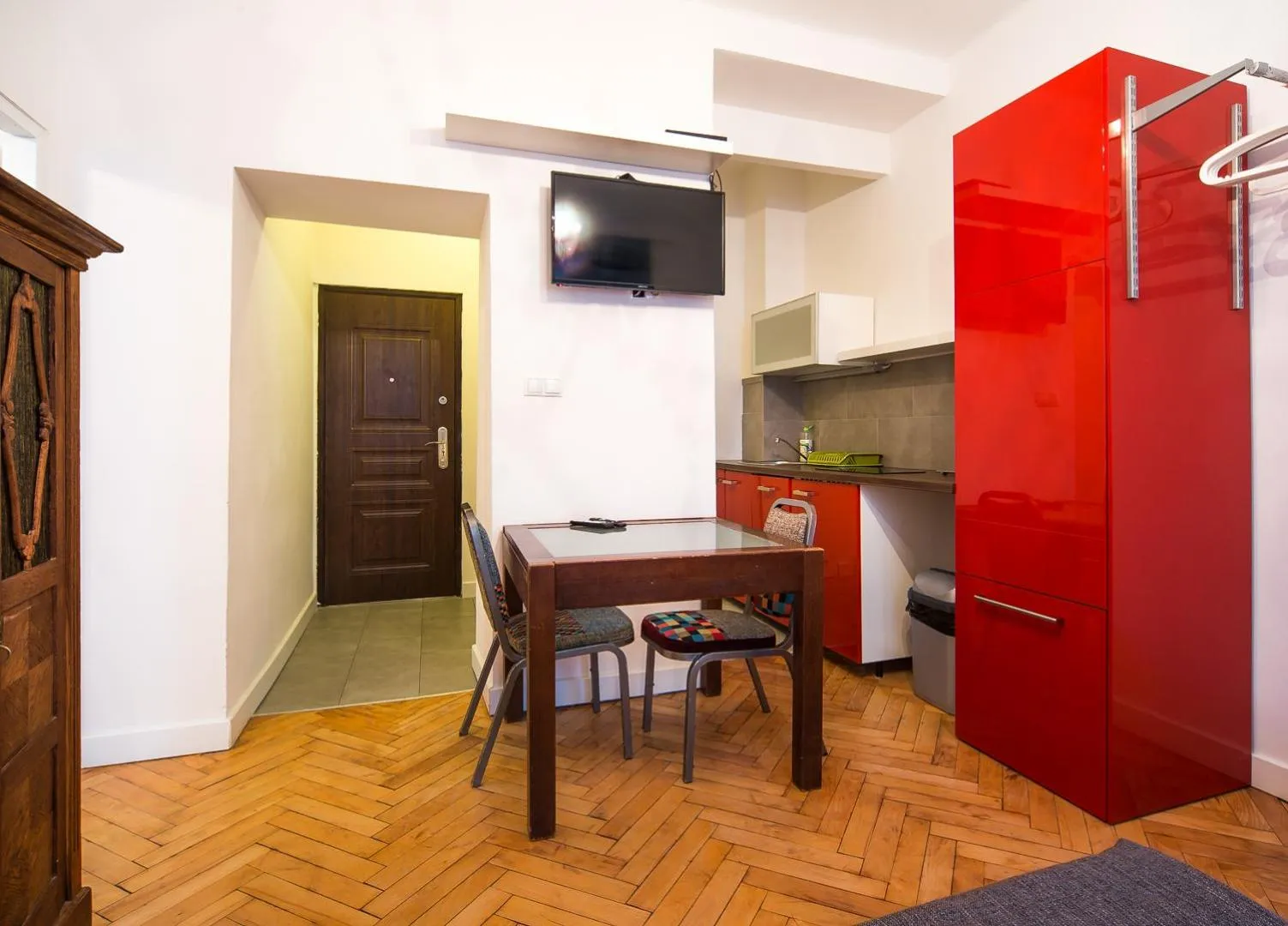 Kitchen or kitchenette in Old Town Kanonia Hostel & Apartments