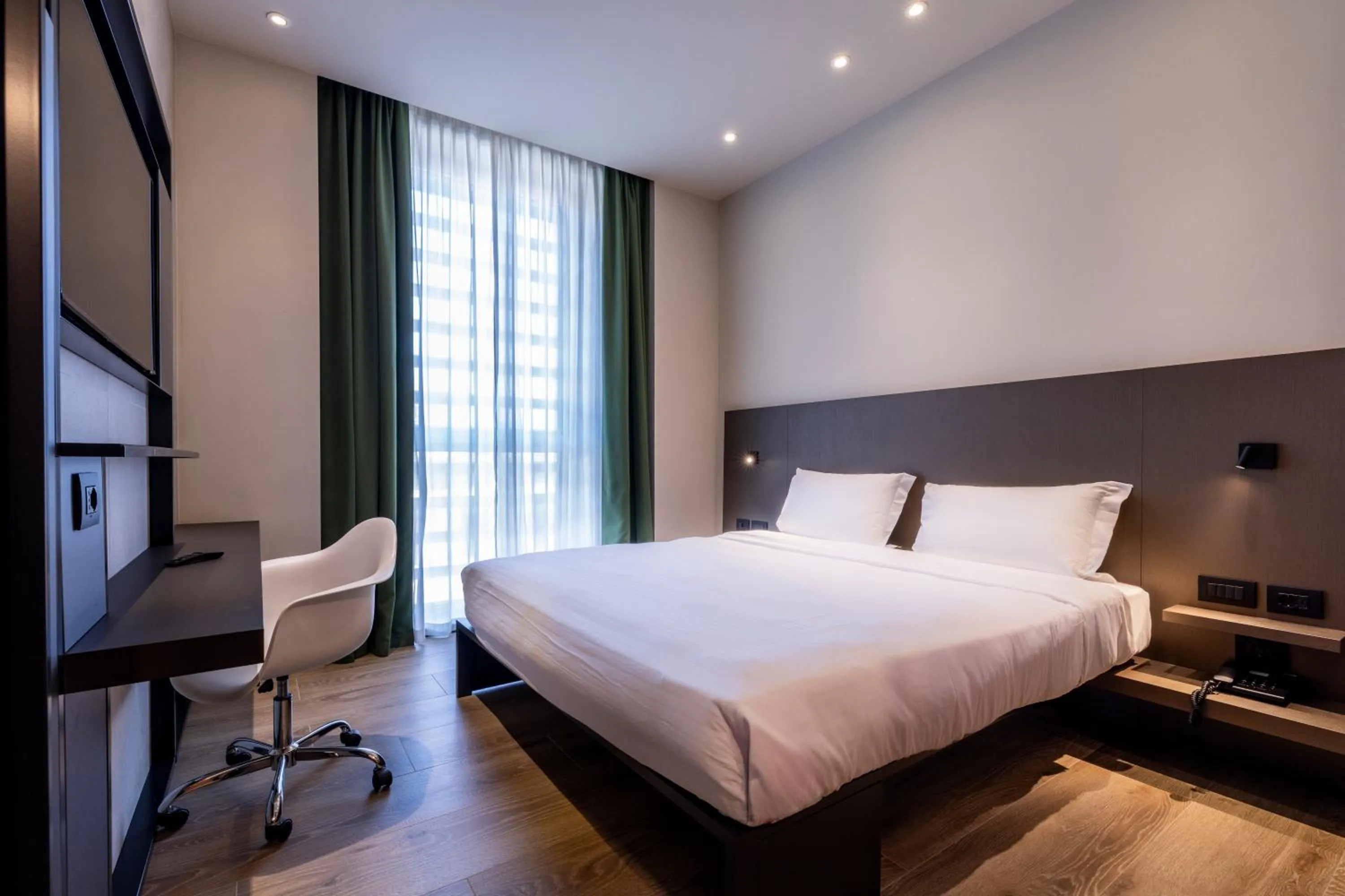 Bedroom, Bed in Hotel degli Arcimboldi