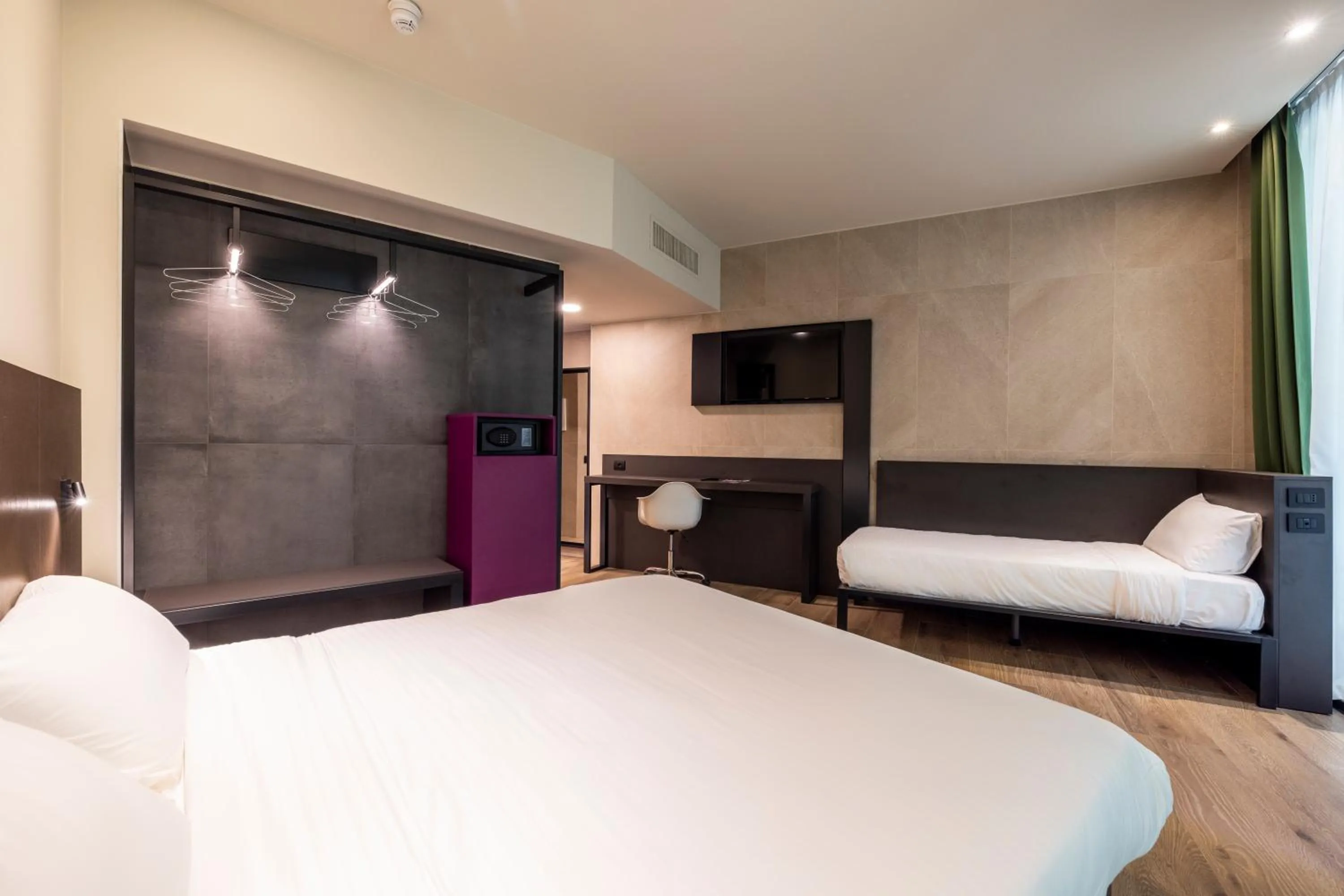 Bedroom, Bed in Hotel degli Arcimboldi