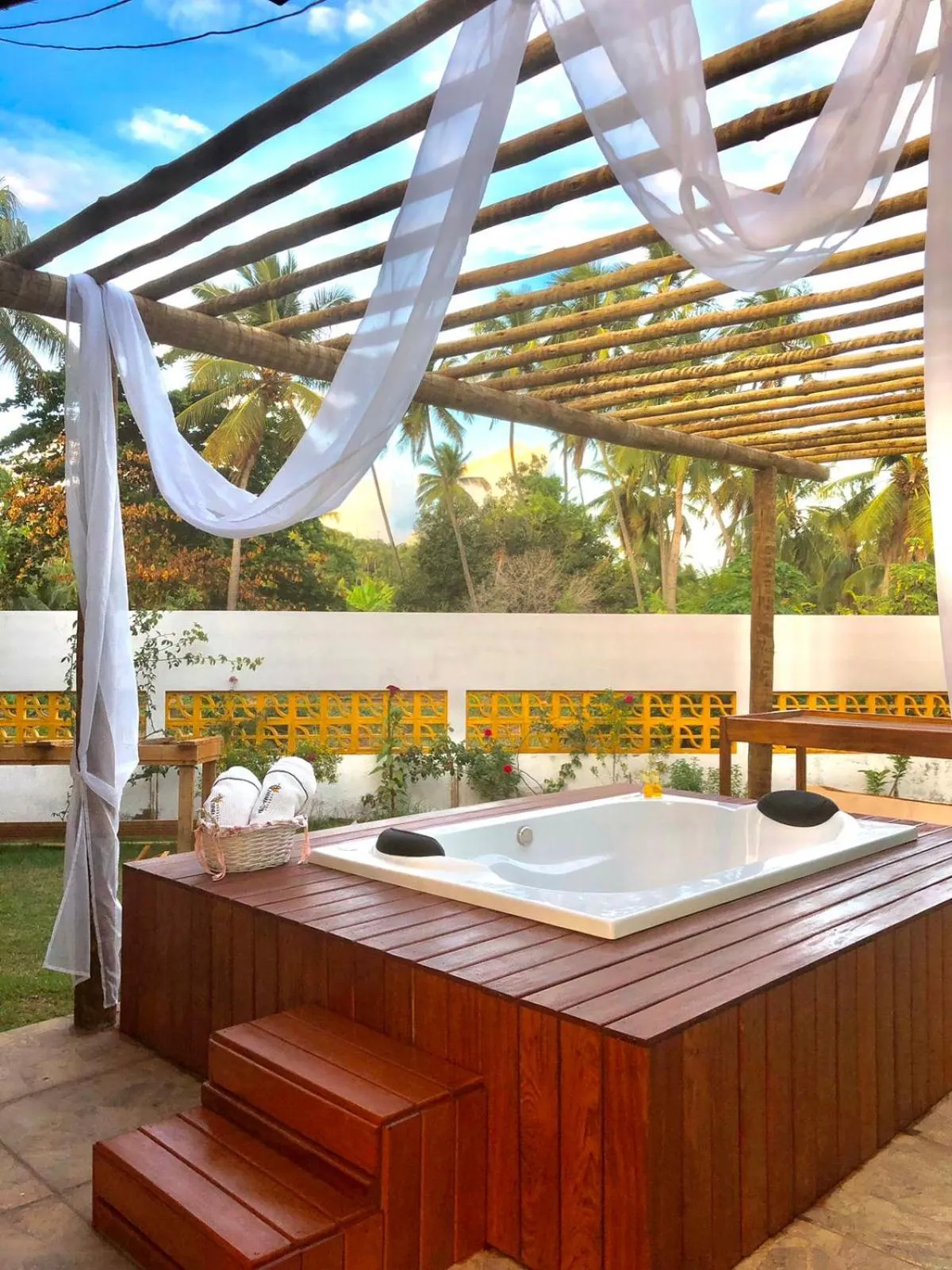 Property building in Pousada Yapara-Tyba