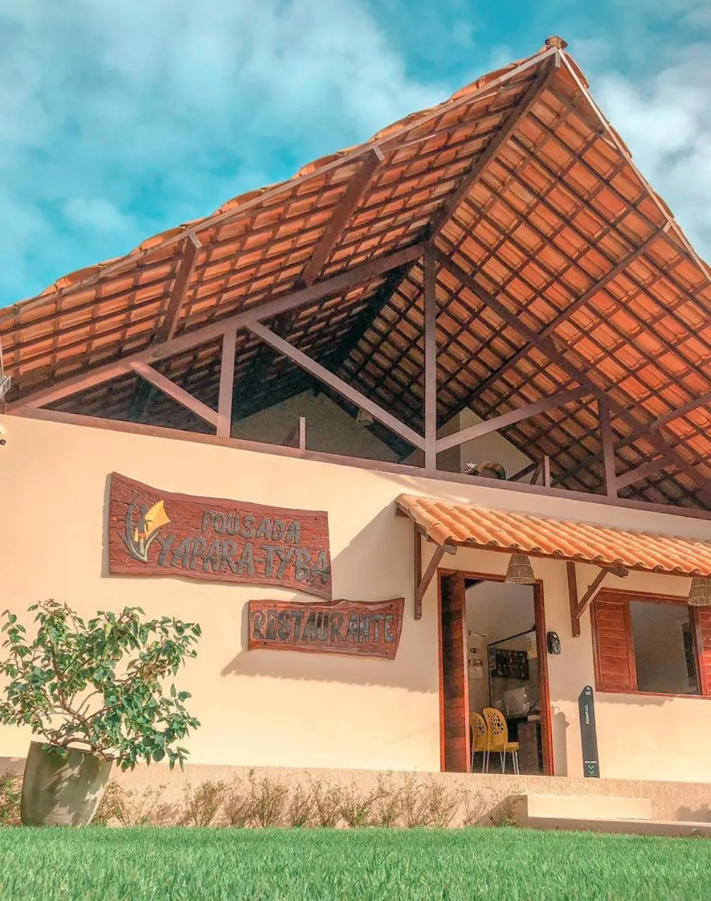 Property building in Pousada Yapara-Tyba