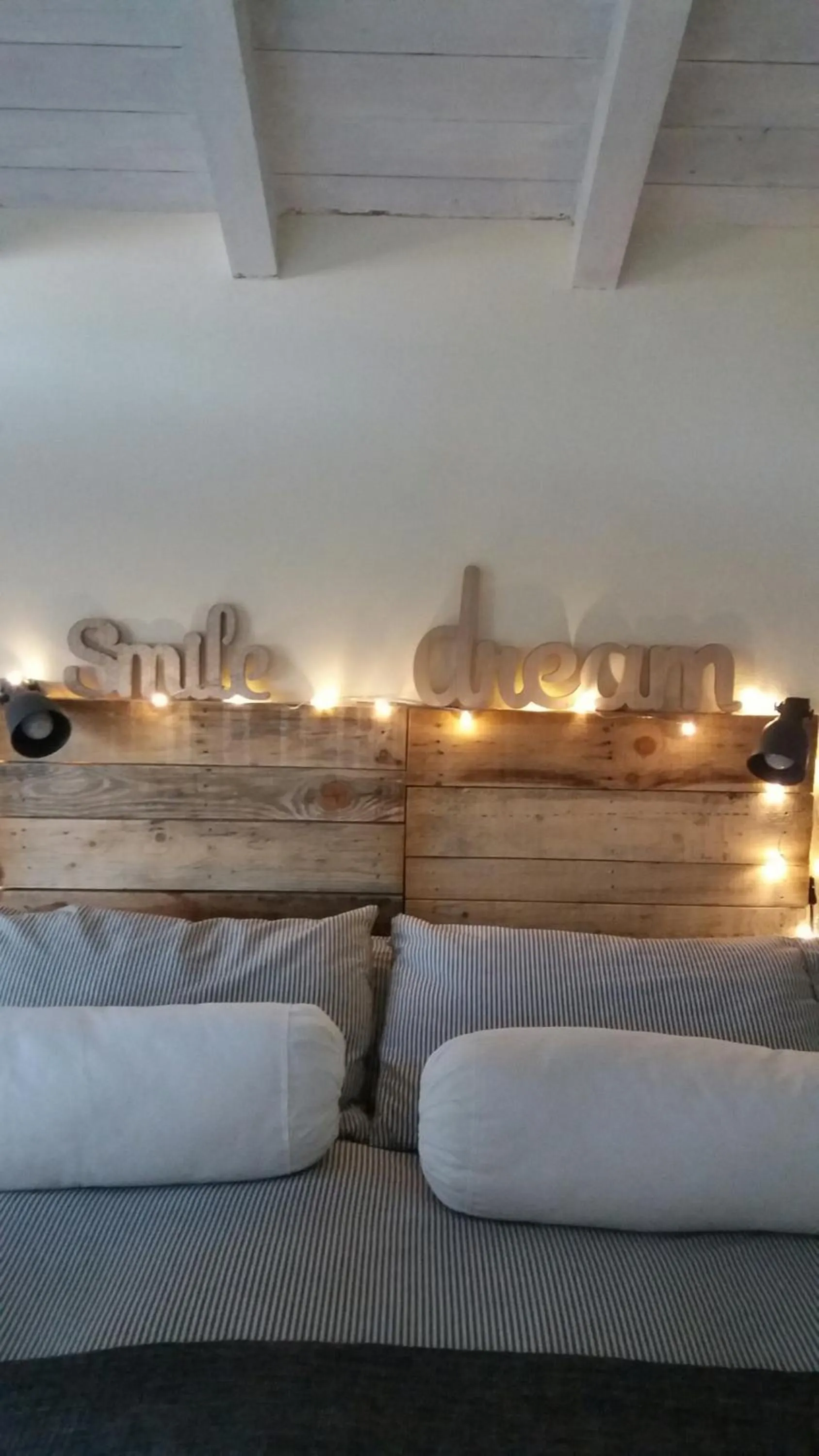 Decorative detail in Il Pettirosso B&B