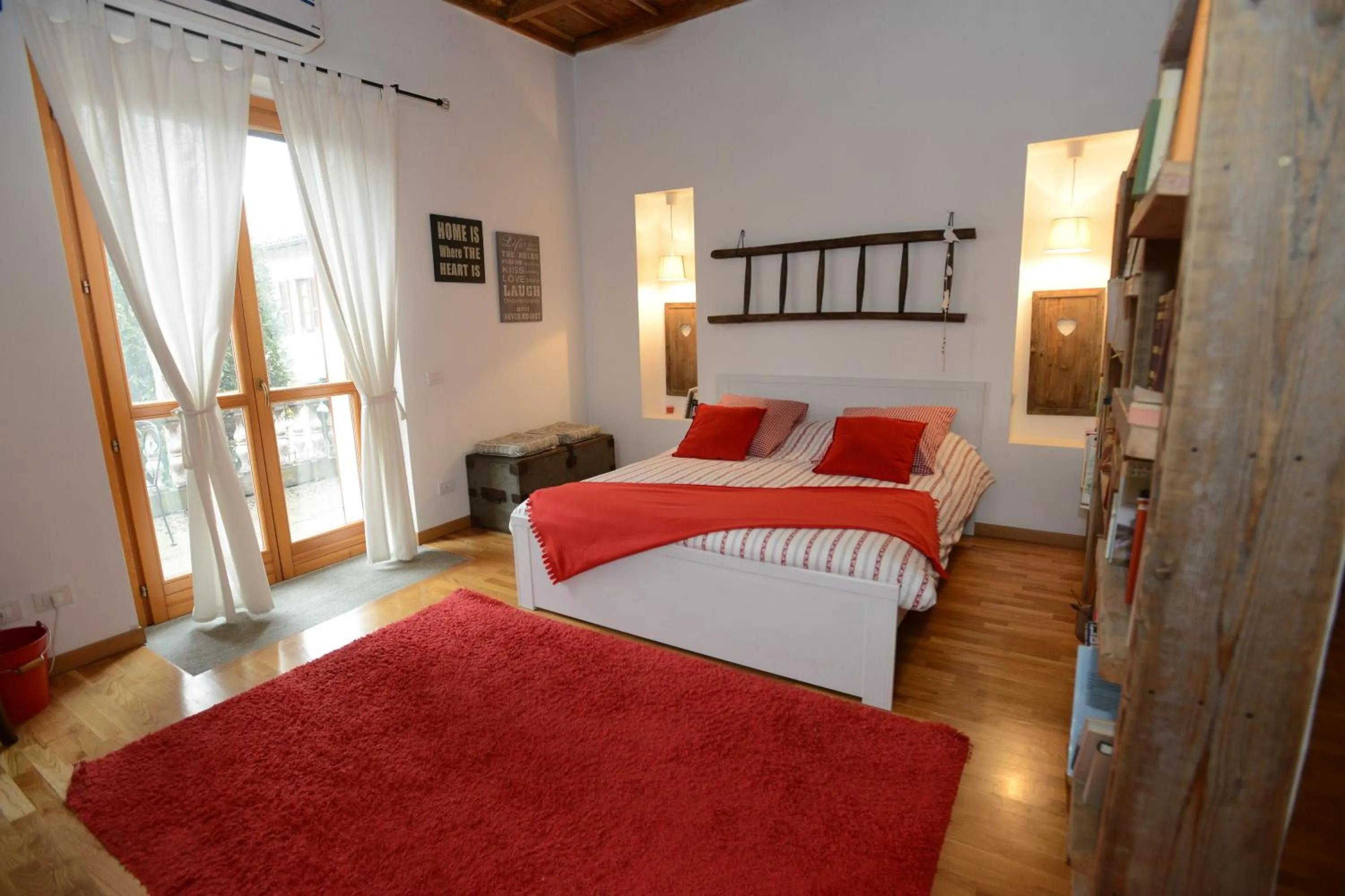 Photo of the whole room, Bed in Il Pettirosso B&B