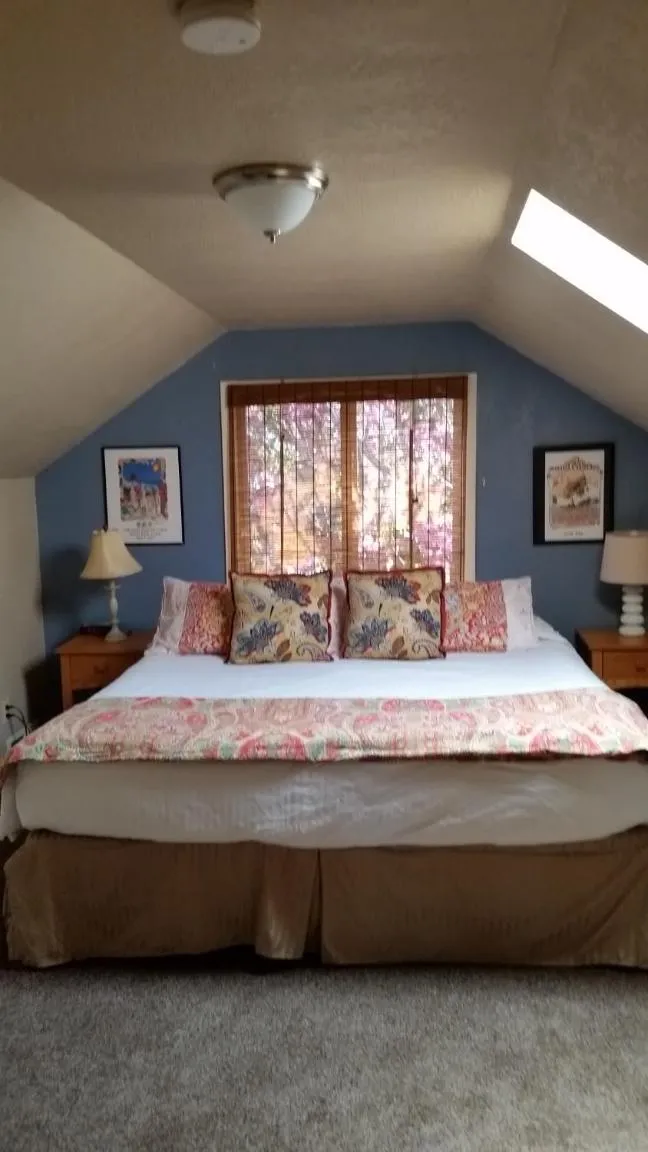 Bed in Guesthouse Cannon Beach