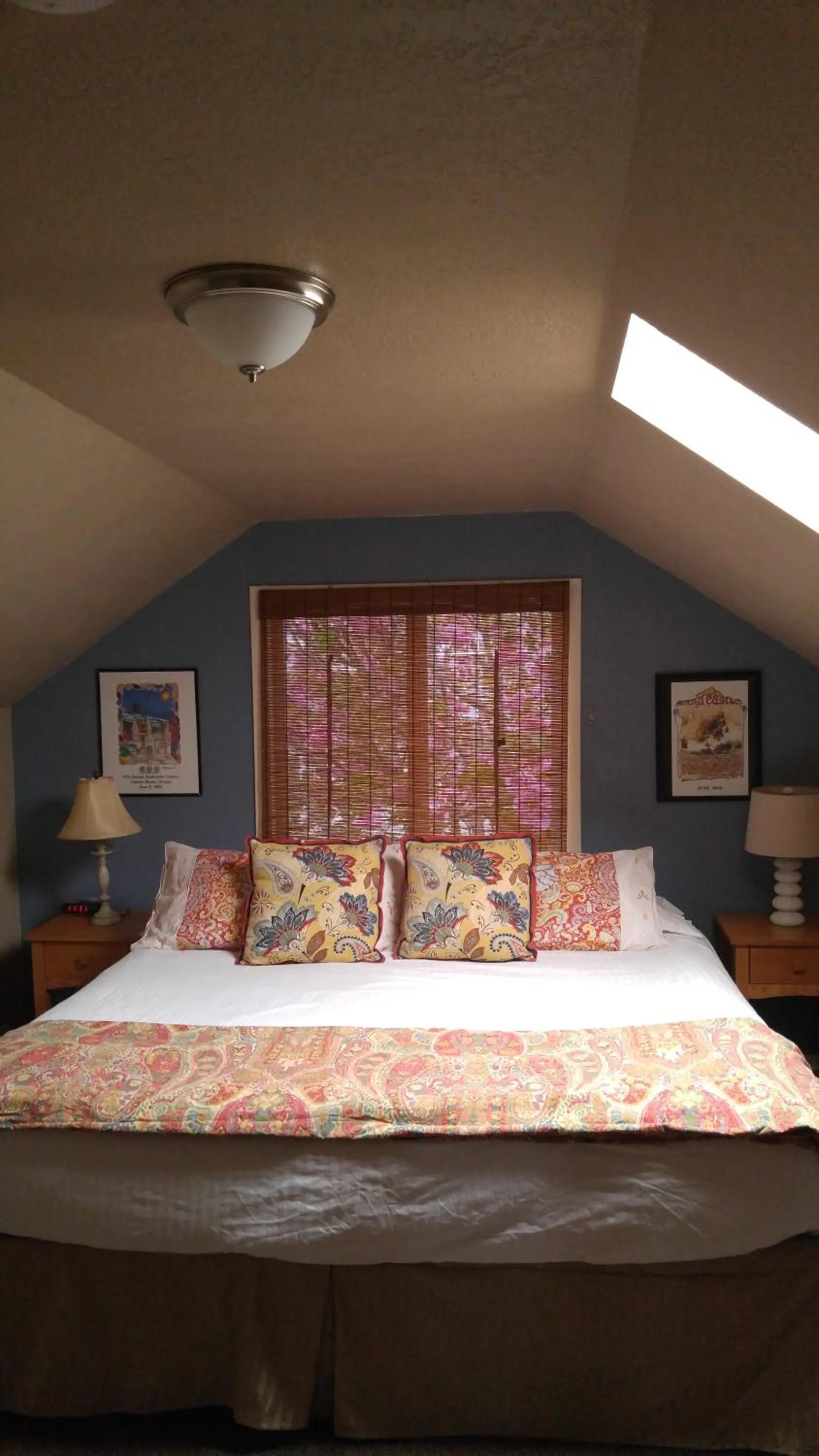 Bed in Guesthouse Cannon Beach