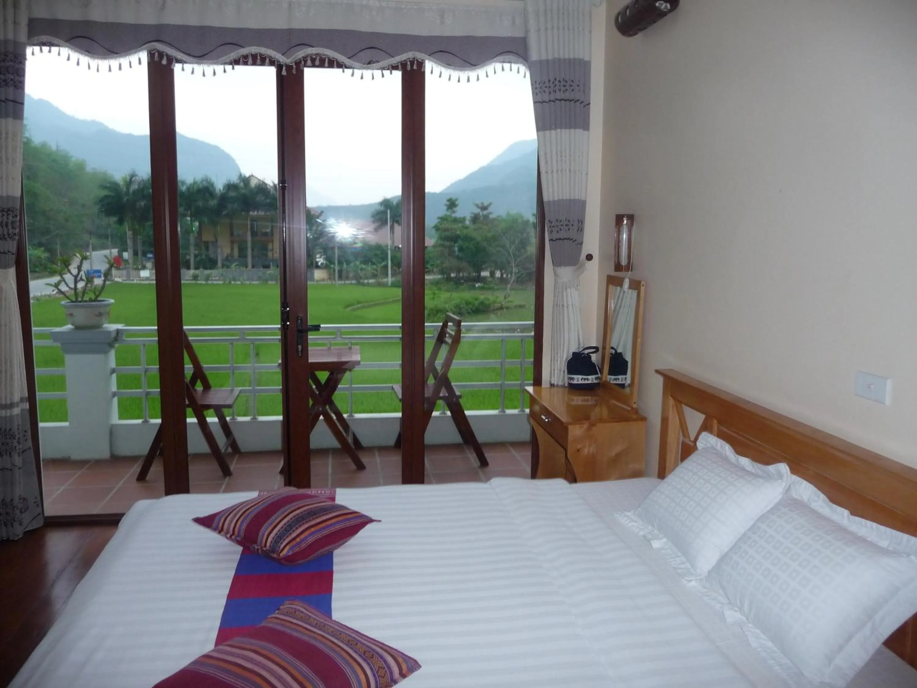 Bedroom, Bed in Mai Chau Valley View Hotel
