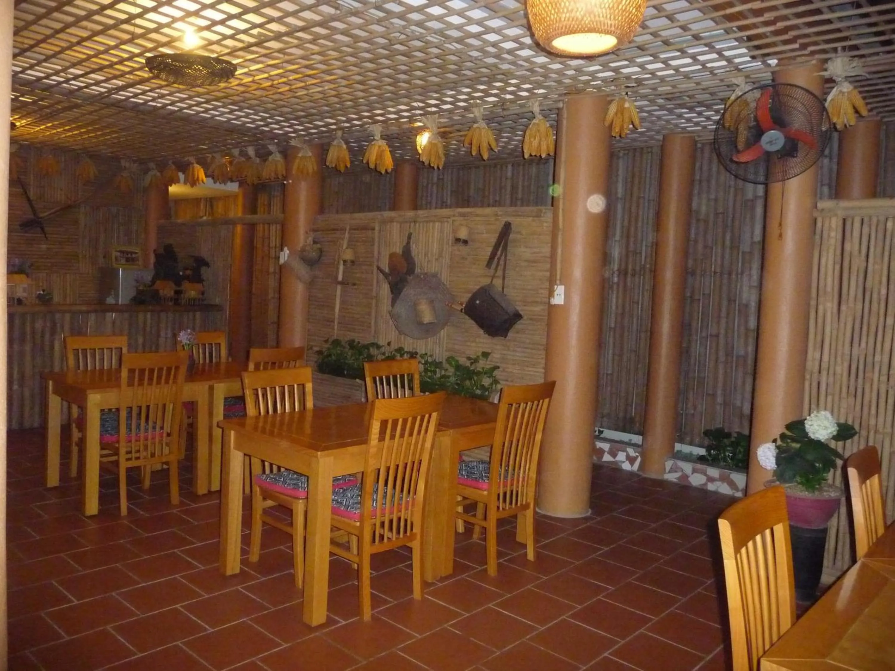 Restaurant/places to eat in Mai Chau Valley View Hotel