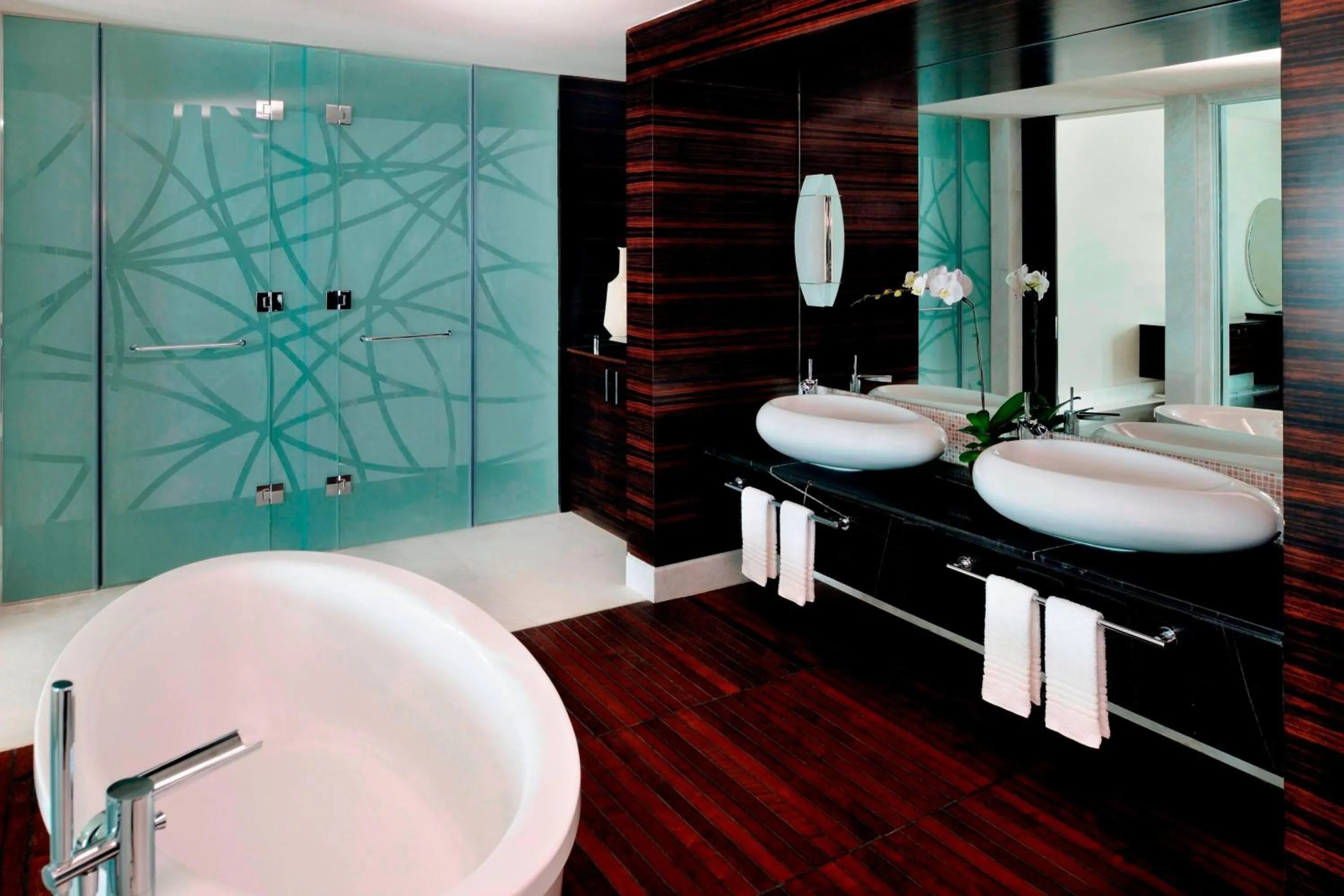 Bathroom in Marriott Hotel Al Jaddaf, Dubai