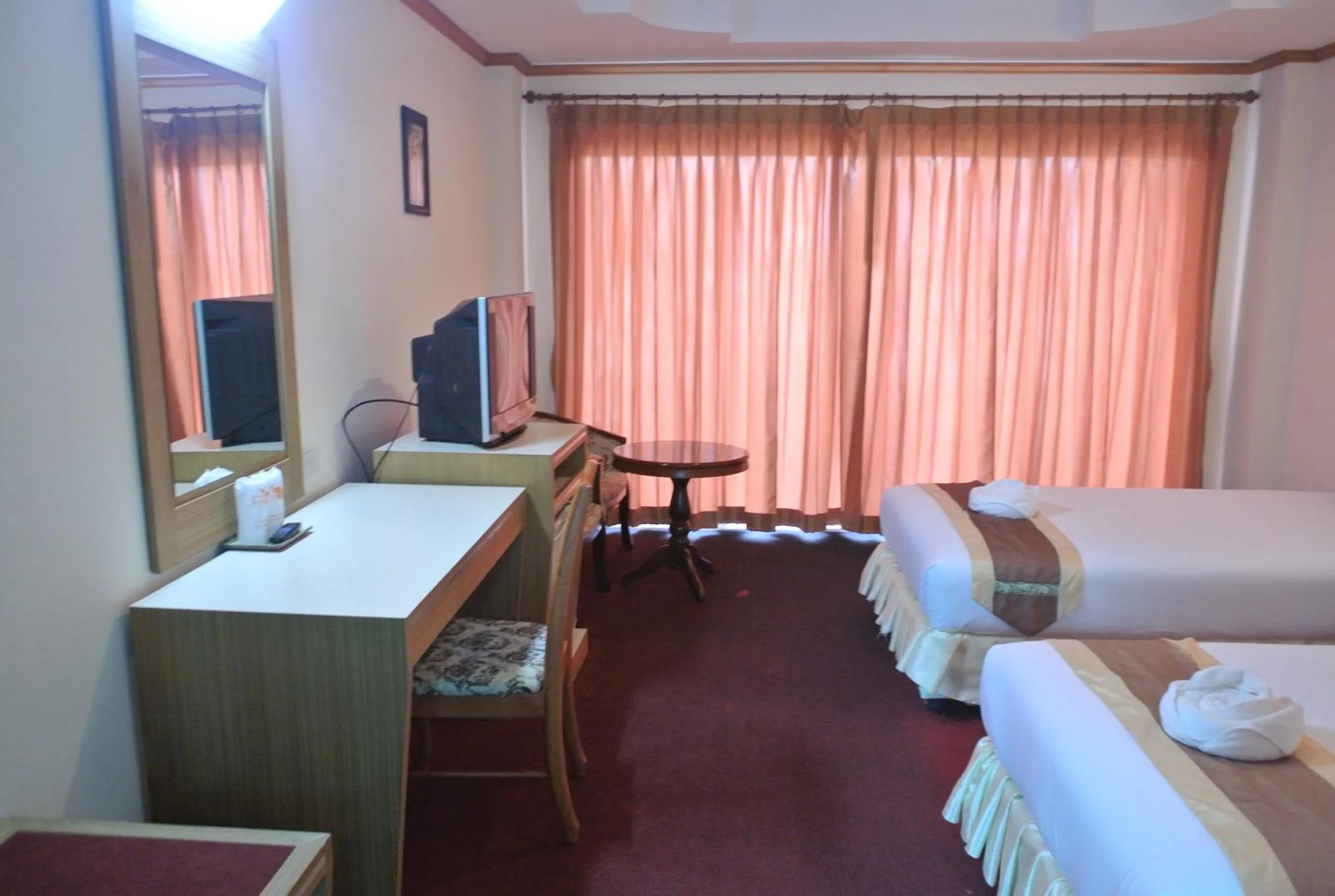 Photo of the whole room, Bed in Chaikana Thani Hotel