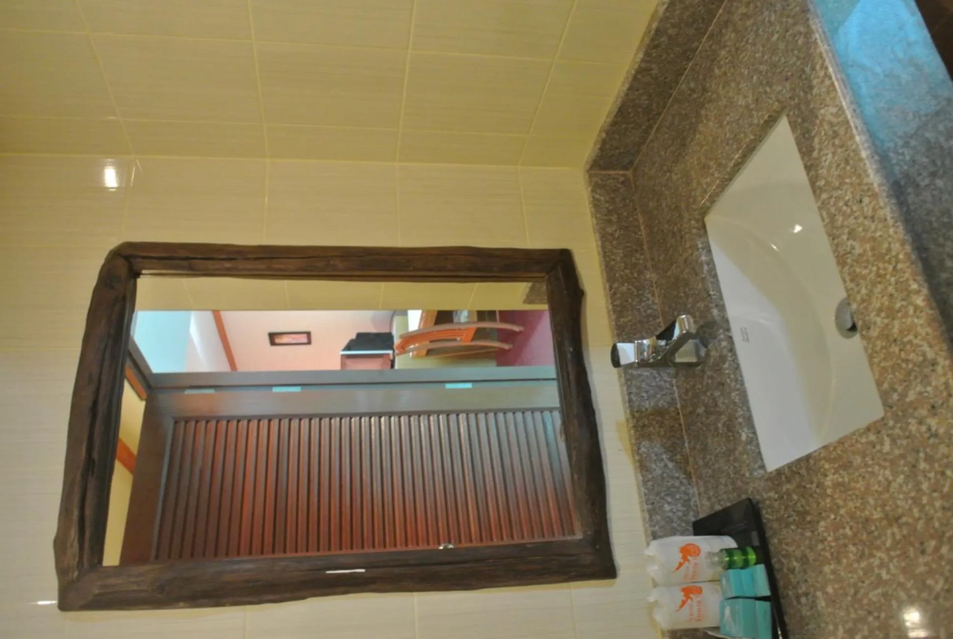 Bathroom in Chaikana Thani Hotel