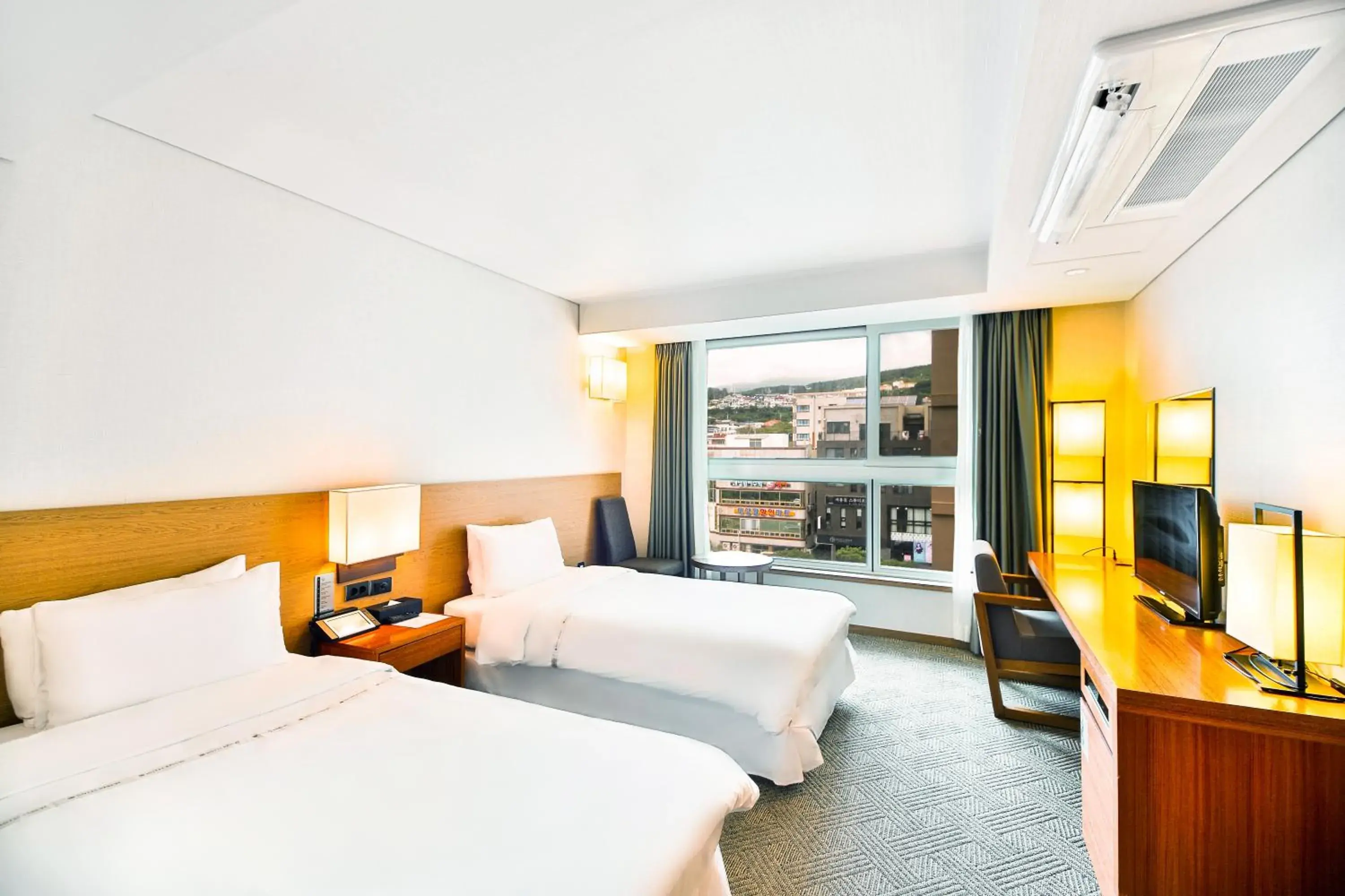 Standard Twin Room in Bareve Hotel Standard Twin Room in Bareve Hotel