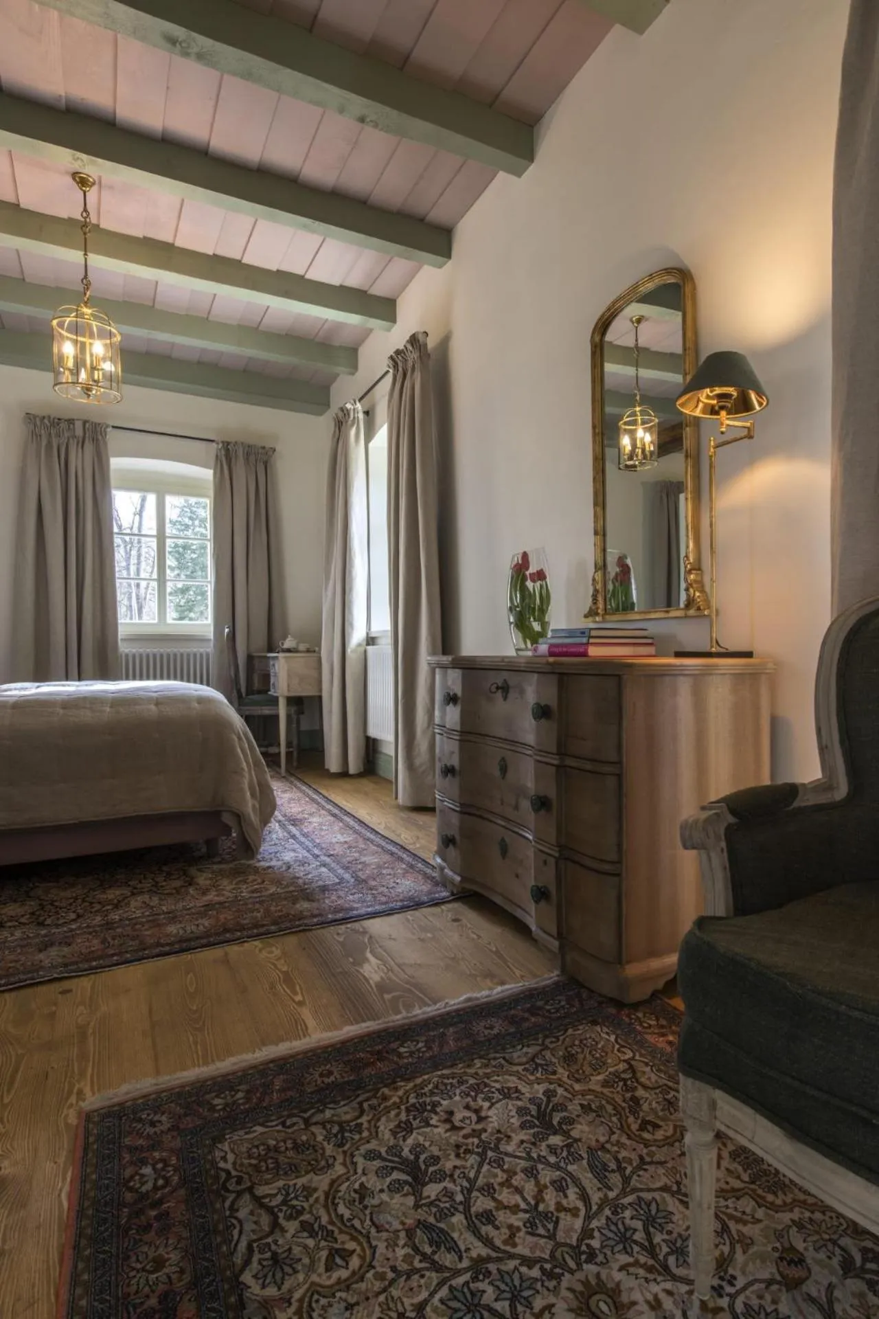 Living room, Bed in Hotel Palac Staniszow