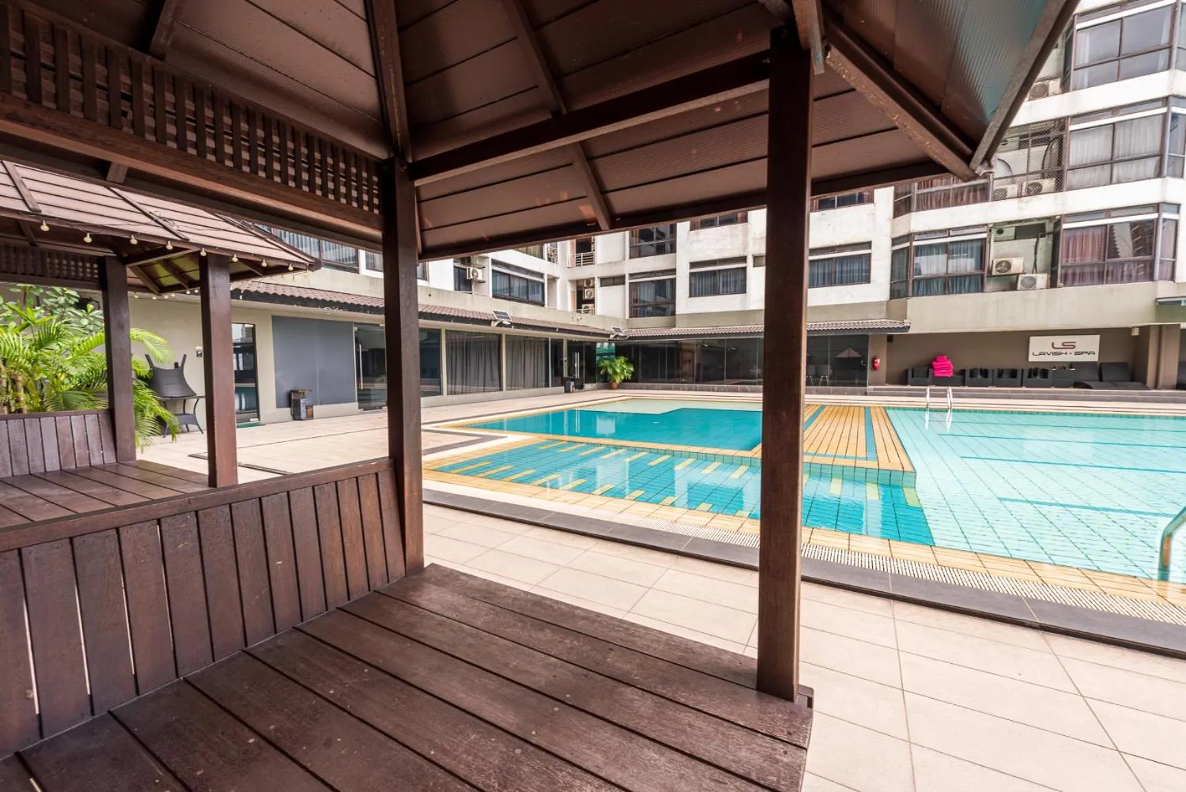 Swimming pool in Fahrenheit88-Korea Theme Bukit Bintang Kuala Lumpur 2R2B 6Pax