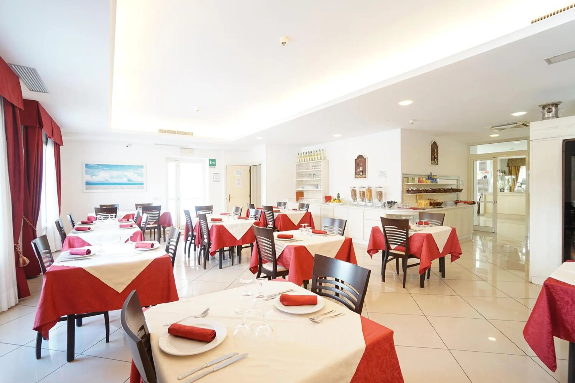 Restaurant/places to eat in HOTEL PIGALLE