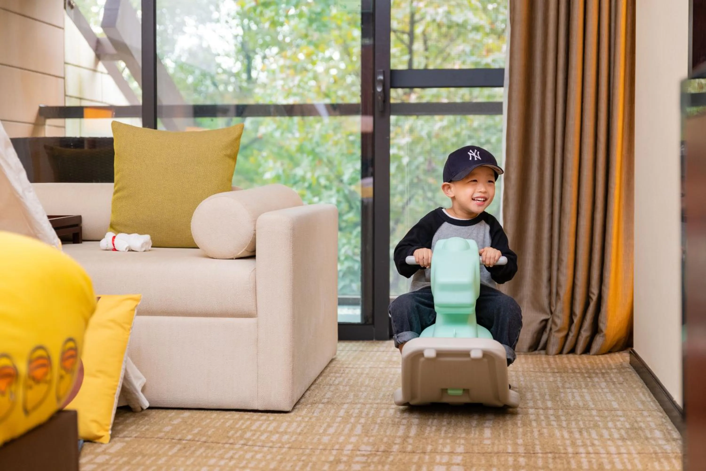 young children in Millennium Resort Hangzhou