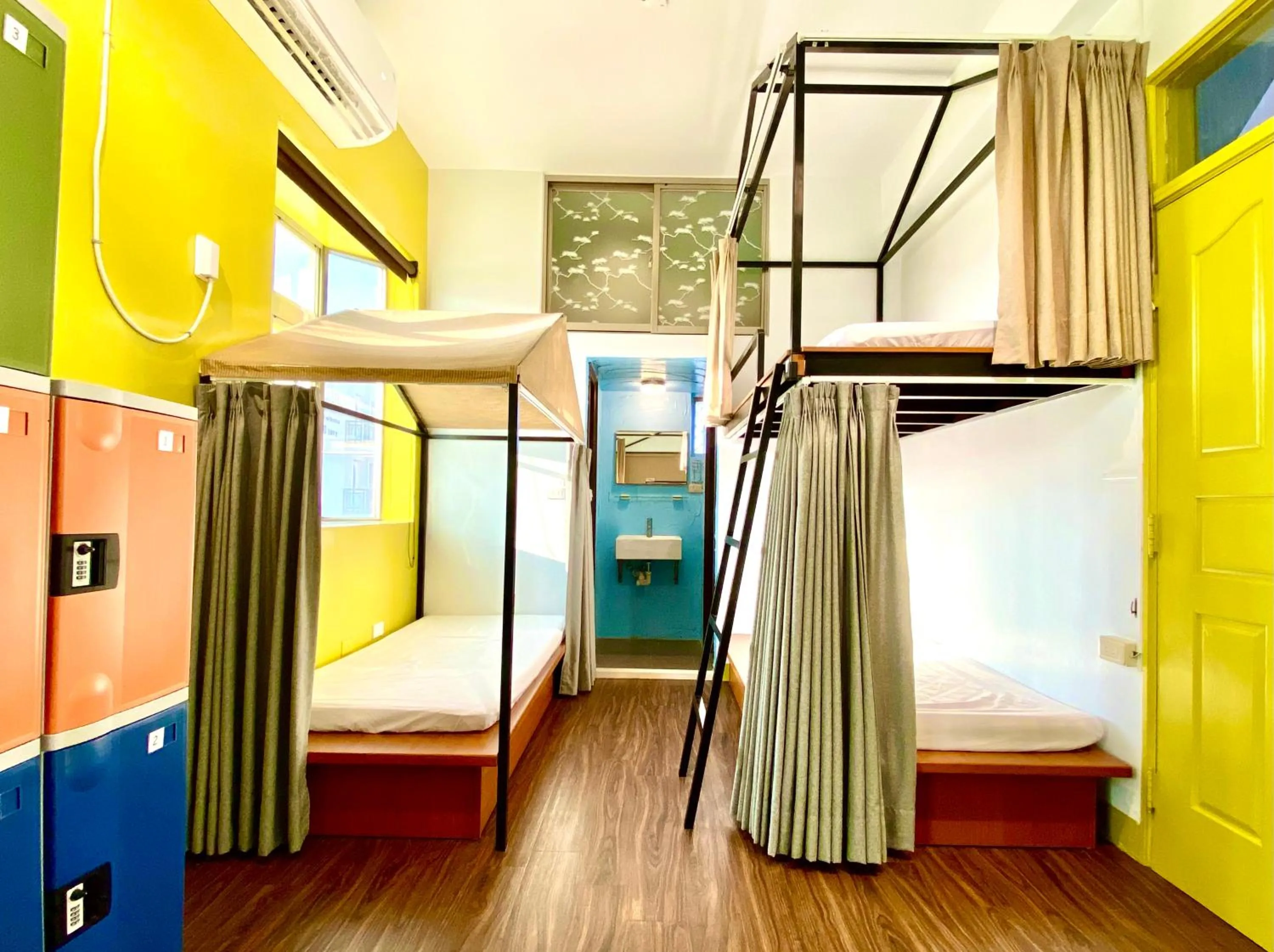 Photo of the whole room, Bed in 澎湖北吉光背包客民宿 Bayhouse Hostel Penghu