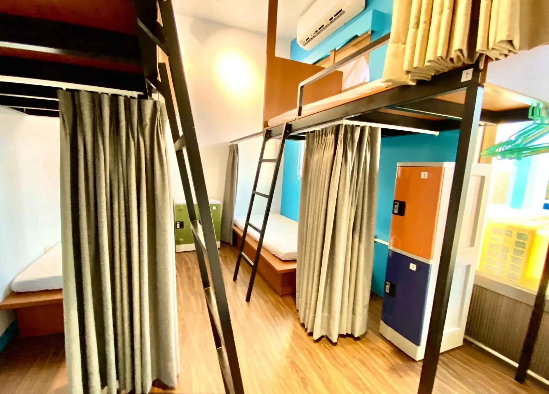 Bunk Bed in Female Dormitory Room in 澎湖北吉光背包客民宿 Bayhouse Hostel Penghu Bunk Bed in Female Dormitory Room in 澎湖北吉光背包客民宿 Bayhouse Hostel Penghu